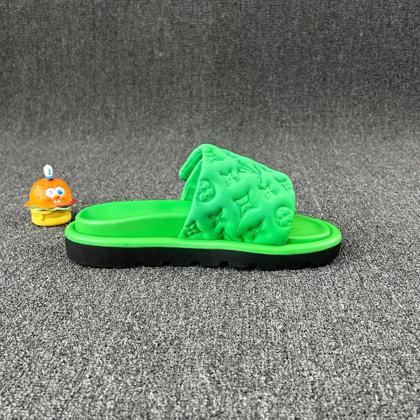 Louis Vuitton LV Green Monogram Embossed Slippers EU37 Size US 6.5 / IT 36.5 - 4 Thumbnail