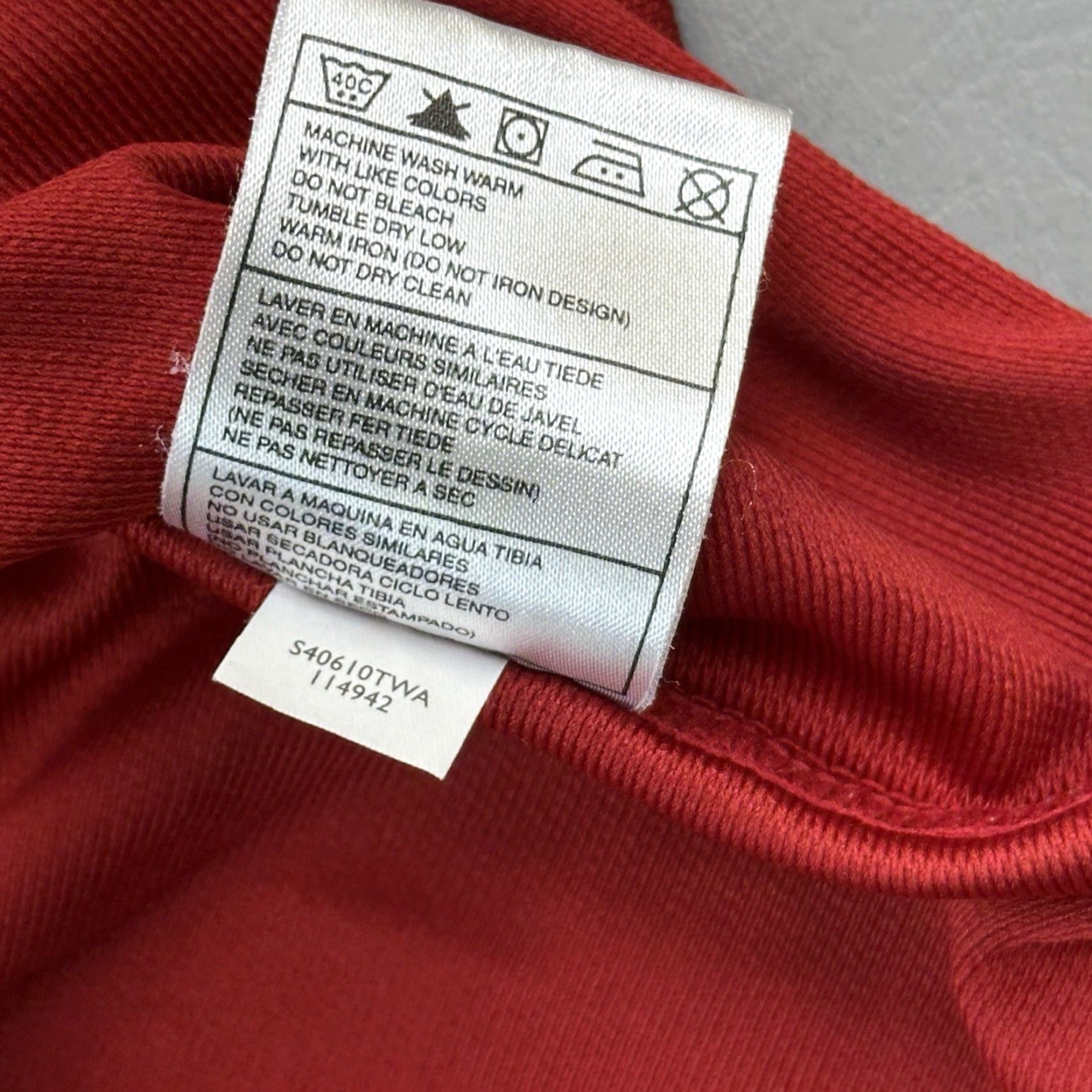 Nike VINTAGE Nike Shirt Mens M Red Lightweight Embroidered Swoosh Y2K Nike Shirt Mens M Red Lightweight Embroidered Swoosh Y2K Size US M / EU 48-50 / 2 - 5 Thumbnail