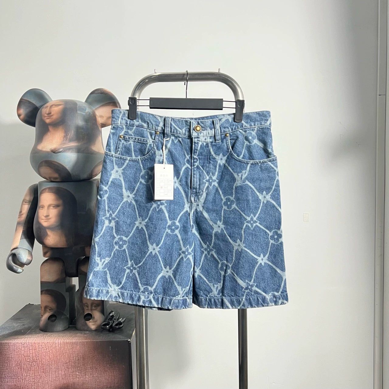 Louis Vuitton Louis Vuitton Monogram Denim Shorts R0413 Size US 28 / EU 44 - 1 Thumbnail