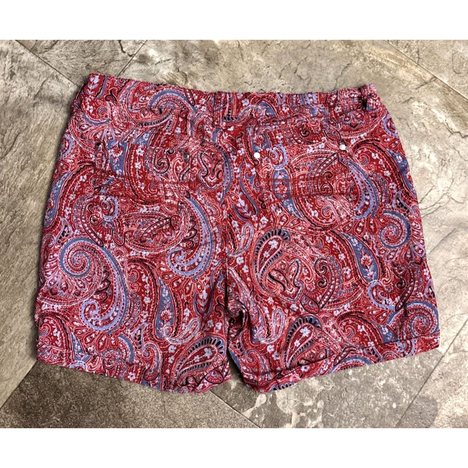 Vintage Bandolino Shorts Womens 12 pockets red blue Paisley Print Amy Missy Size 34" / US 12 / IT 48 - 2 Thumbnail
