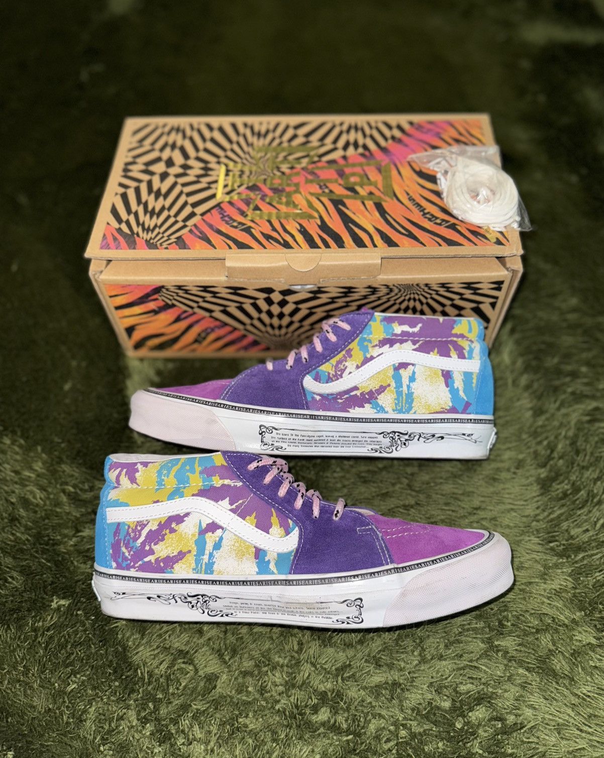 Vans [US10] Vans Vault x Aries Skate Mid Purple Size US 10 / EU 43 - 1 Thumbnail