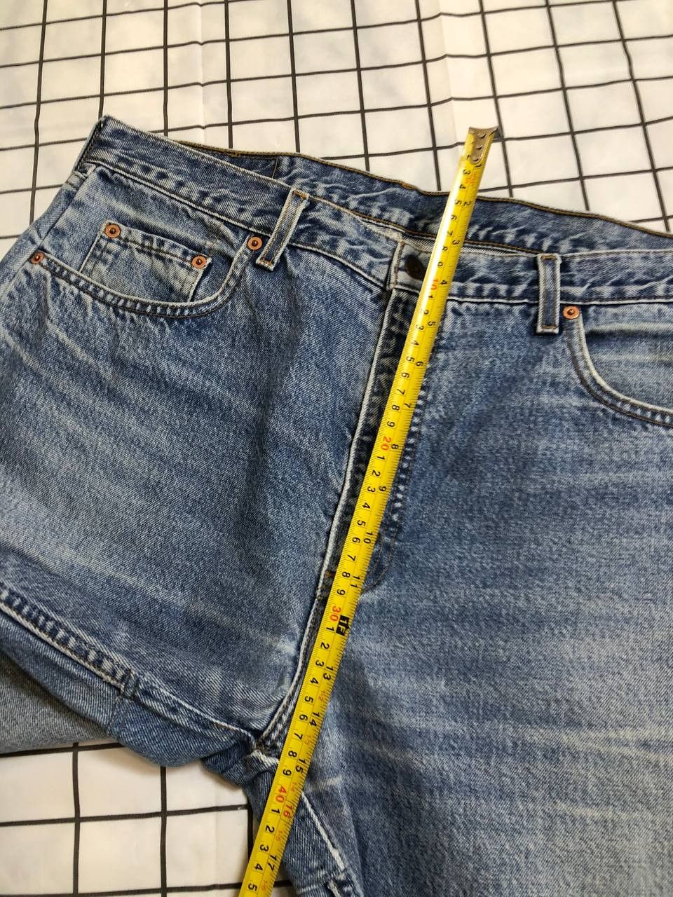 Levi's Vintage 615 Levi's Relaxed Jeans Light Wash Denim Pocket Size US 40 / EU 56 - 12 Thumbnail