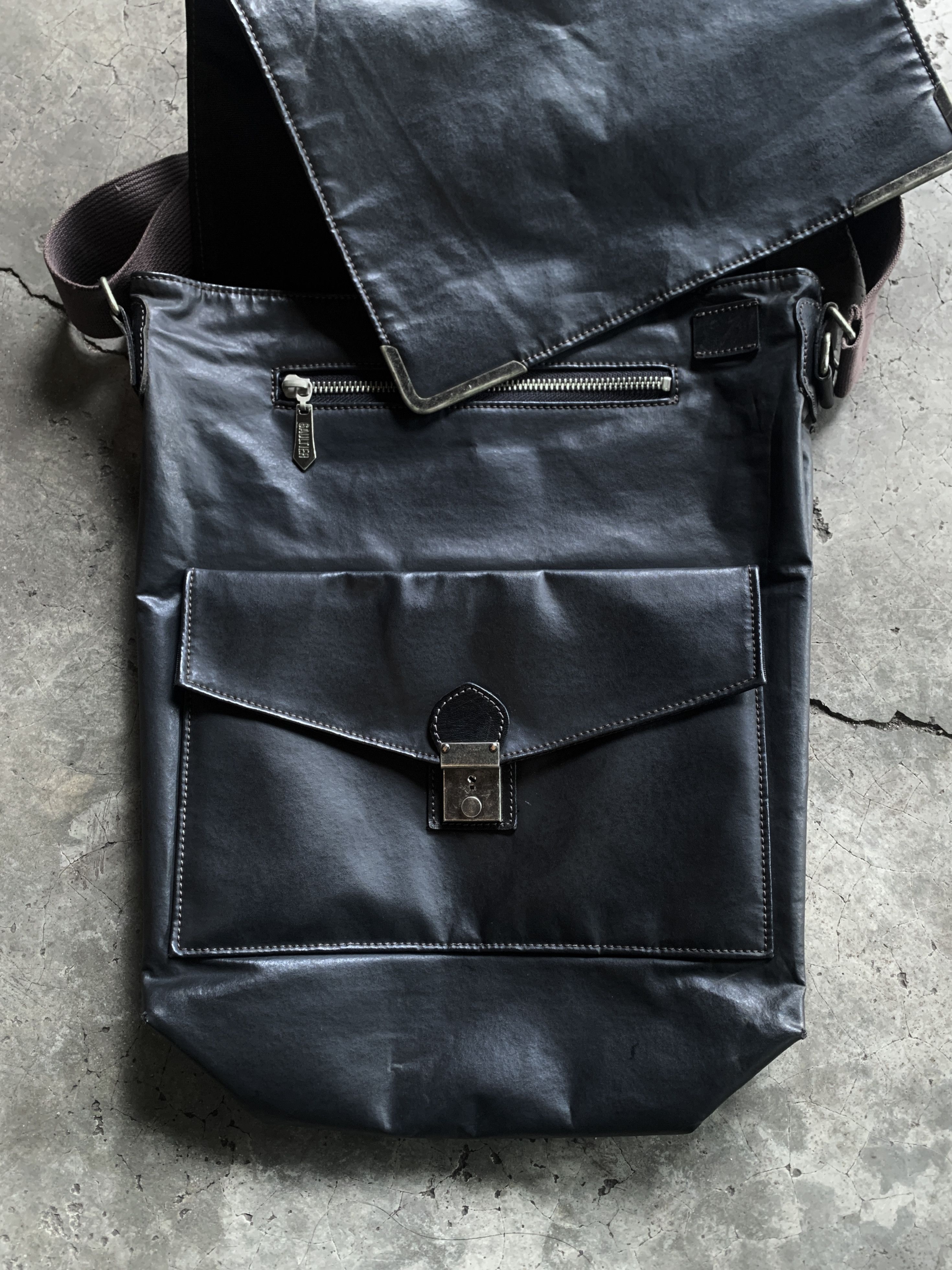 Jean Paul Gaultier RARE VINTAGE JEAN PAUL GAUTIER LEATHER FLAP CROSSBODY BAG Size ONE SIZE - 4 Thumbnail