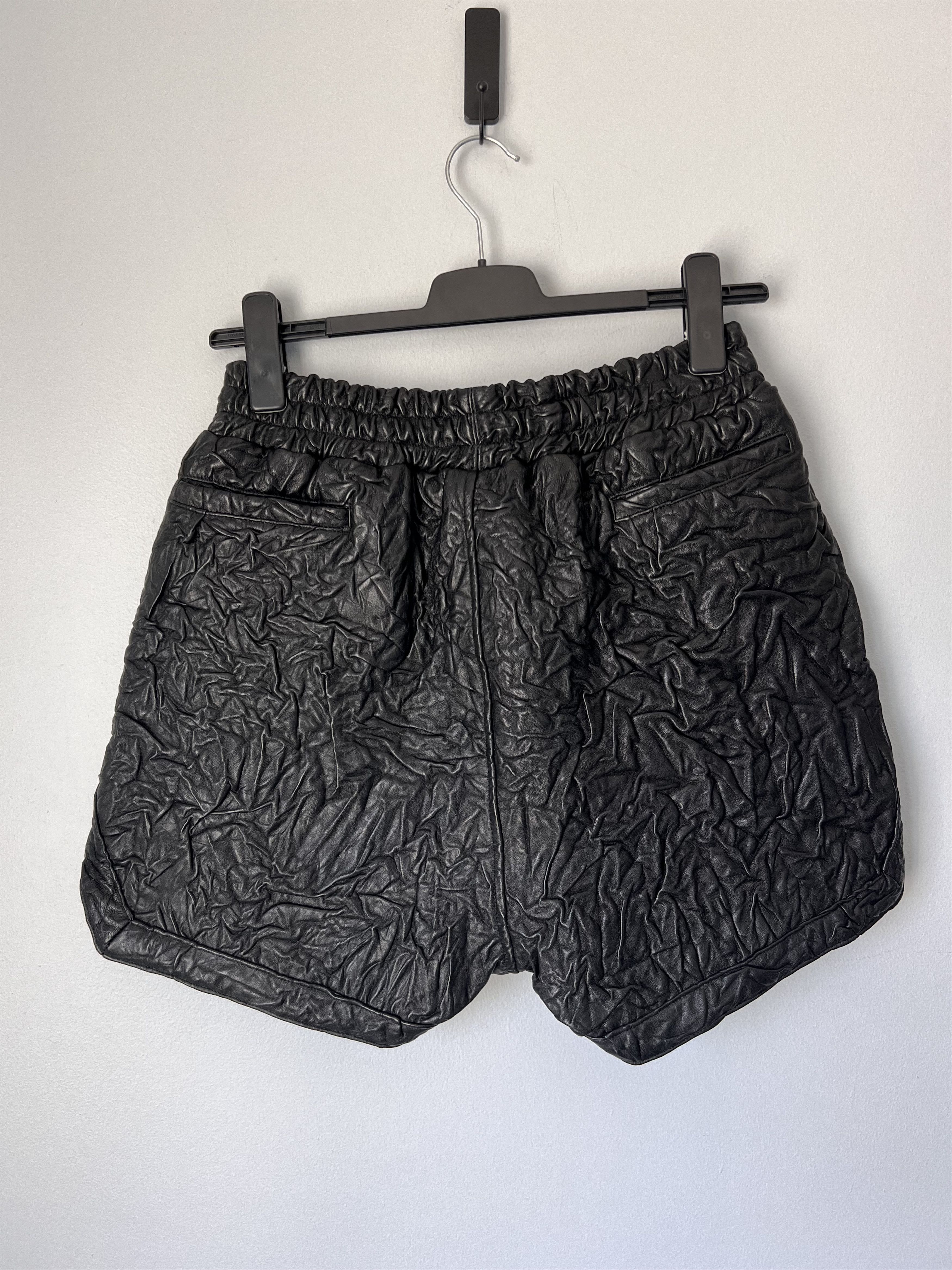 Who Decides War Who Decides War Leather Crinkled Tailored Shorts in Black Size US 32 / EU 48 - 5 Thumbnail