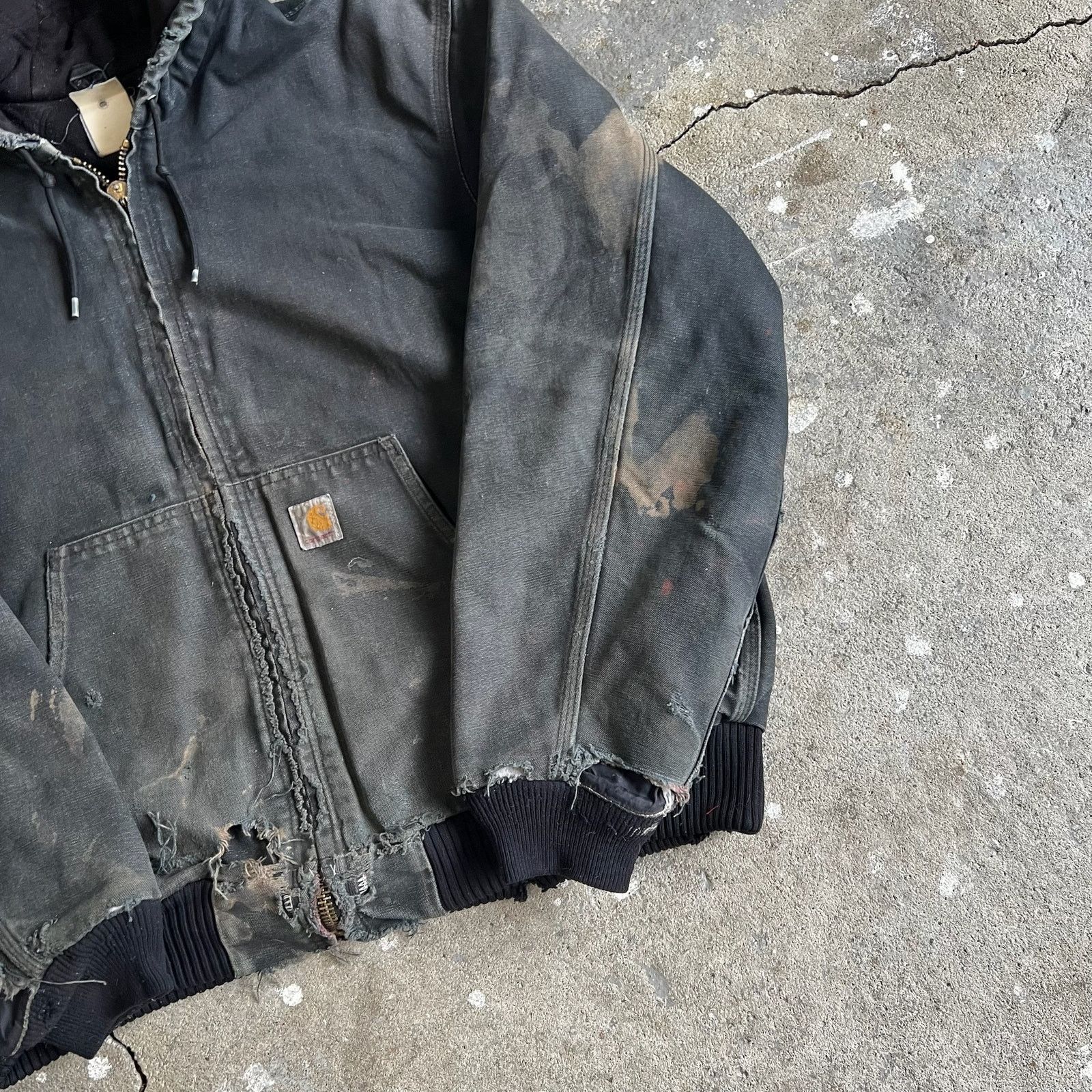 Carhartt × Vintage Carhartt J130 BLK black faded hooded work wear jacket Size US M / EU 48-50 / 2 - 10 Thumbnail
