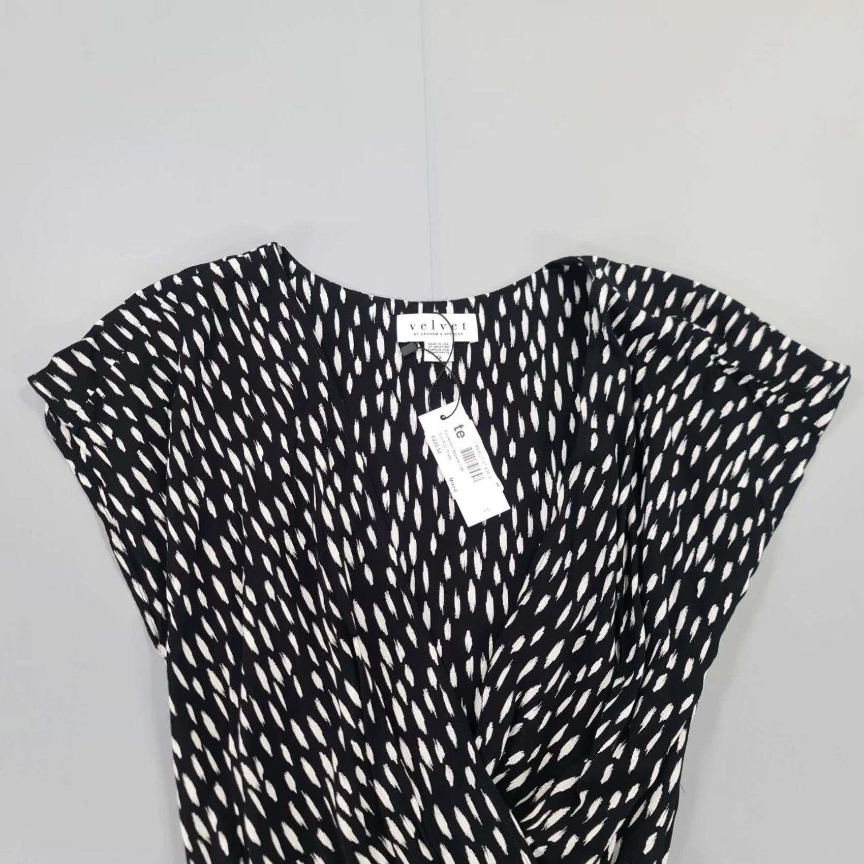 Velvet Velvet by Graham & Spencer Womens Dress XS Black Short Sleeve Wrap Knee Length V-Neck Knit Viscose Dry Clean Only Womens Dress Size 26" / US 2 / IT 38 - 5 Thumbnail
