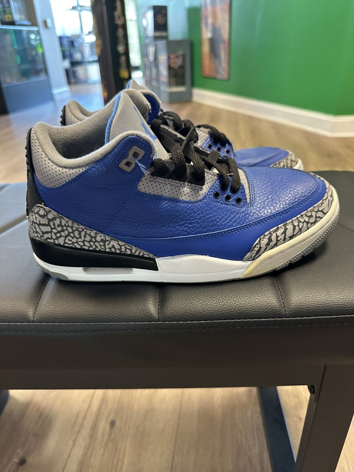 Nike Jordan 3 Retro Varsity Size US 8 / EU 41 - 3 Thumbnail