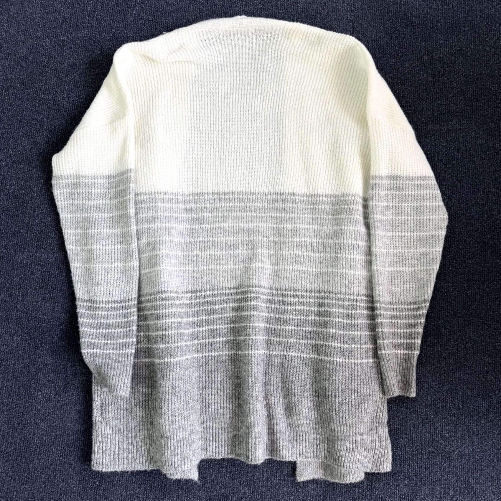 Vintage STACCATO Cardigan Sweater Womens Small Gray V Neck Striped Open Front Pockets Size S / US 4 / IT 40 - 4 Thumbnail