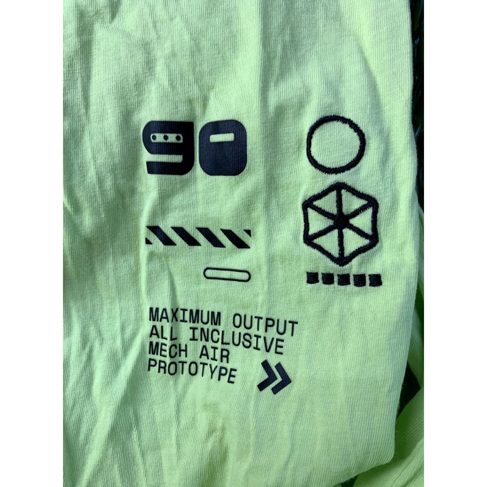 Nike Nike Air Max The Nike Tee Shirt Long Sleeve Neon Size M Men T-Shirt Jersey 100% Cotton Logo Graphic Print Summer Casual JSID DJ1379-736 Size US M / EU 48-50 / 2 - 6 Thumbnail