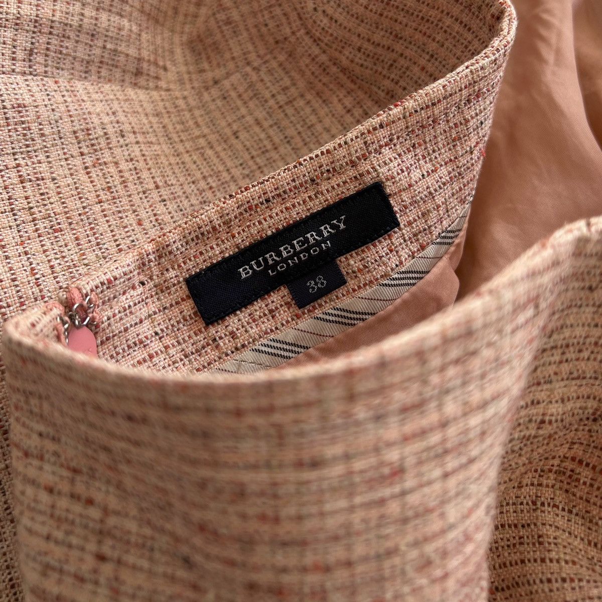 Burberry BURBERRY TWEED MINI SKIRT Size 28" / US 6 / IT 42 - 5 Thumbnail