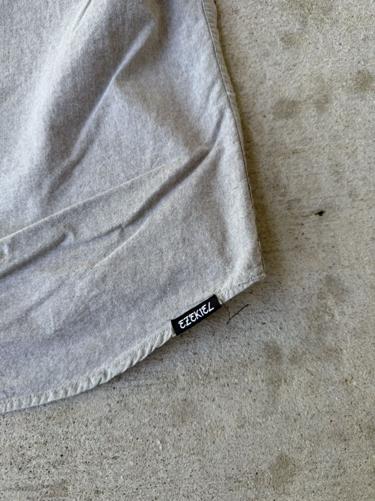 Ezekiel Light Gray Vintage Y2K Button Up Camp Short Sleeve Shirt Size US L / EU 52-54 / 3 - 8 Thumbnail