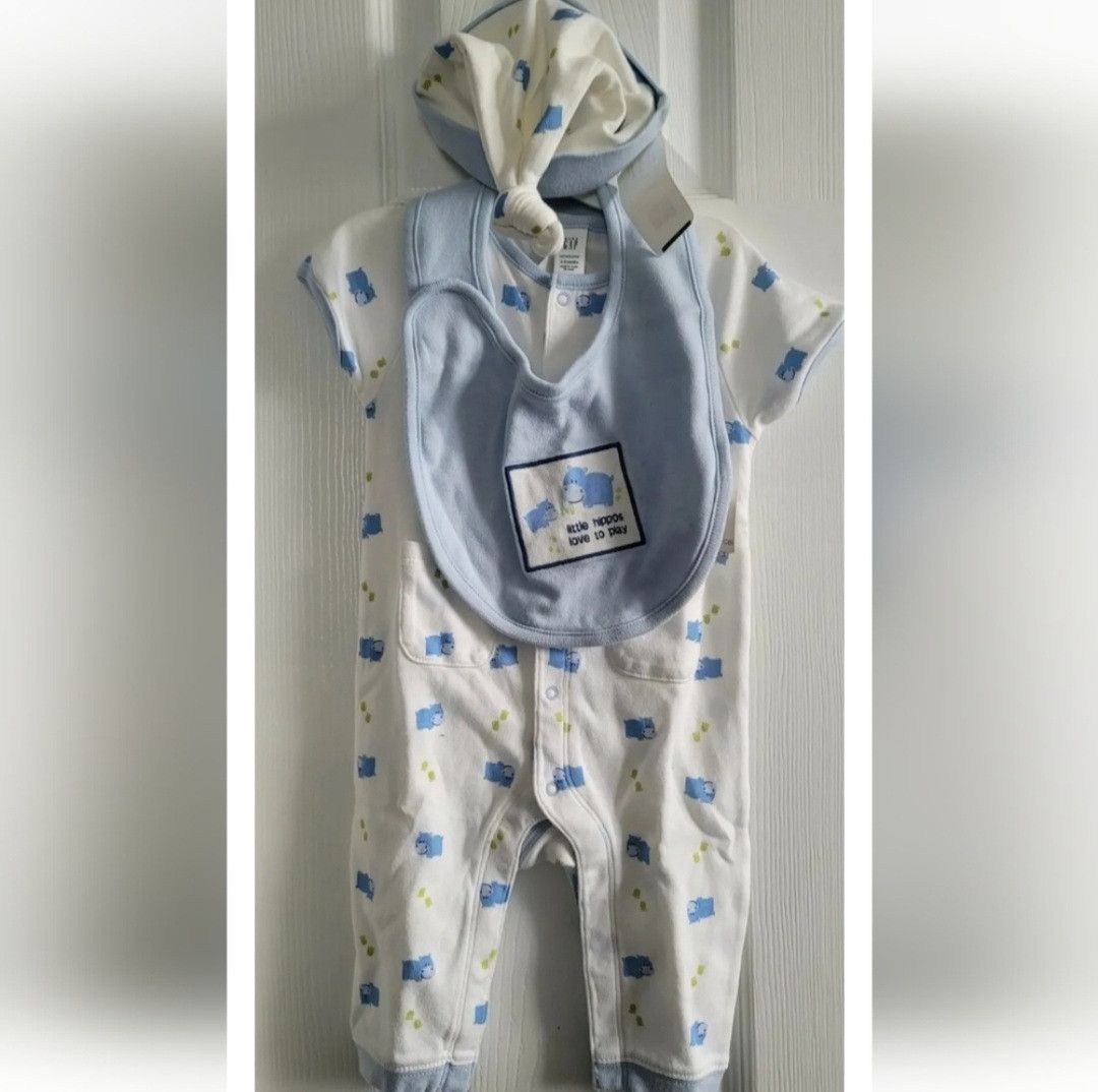 Gap NWT Baby GAP Blue Hippo One Piece Hat Bib Set 3-6 Months Size US XXS / EU 40 - 1 Thumbnail