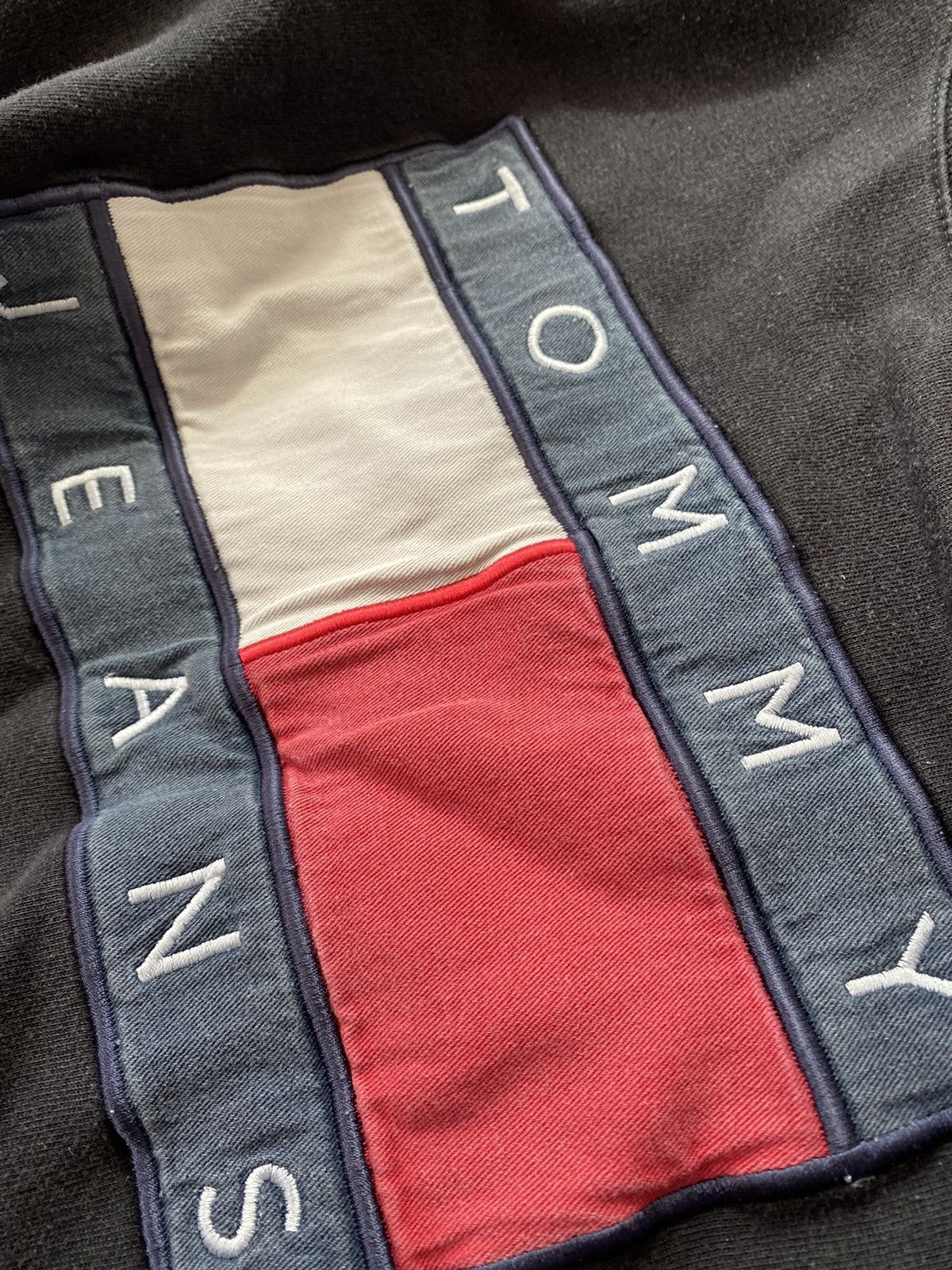 Tommy Hilfiger × Vintage WASHED BLACK TOMMY HILFIGER BOXY LOGO SWEATSHIRT MENS Y2k Size US M / EU 48-50 / 2 - 3 Thumbnail