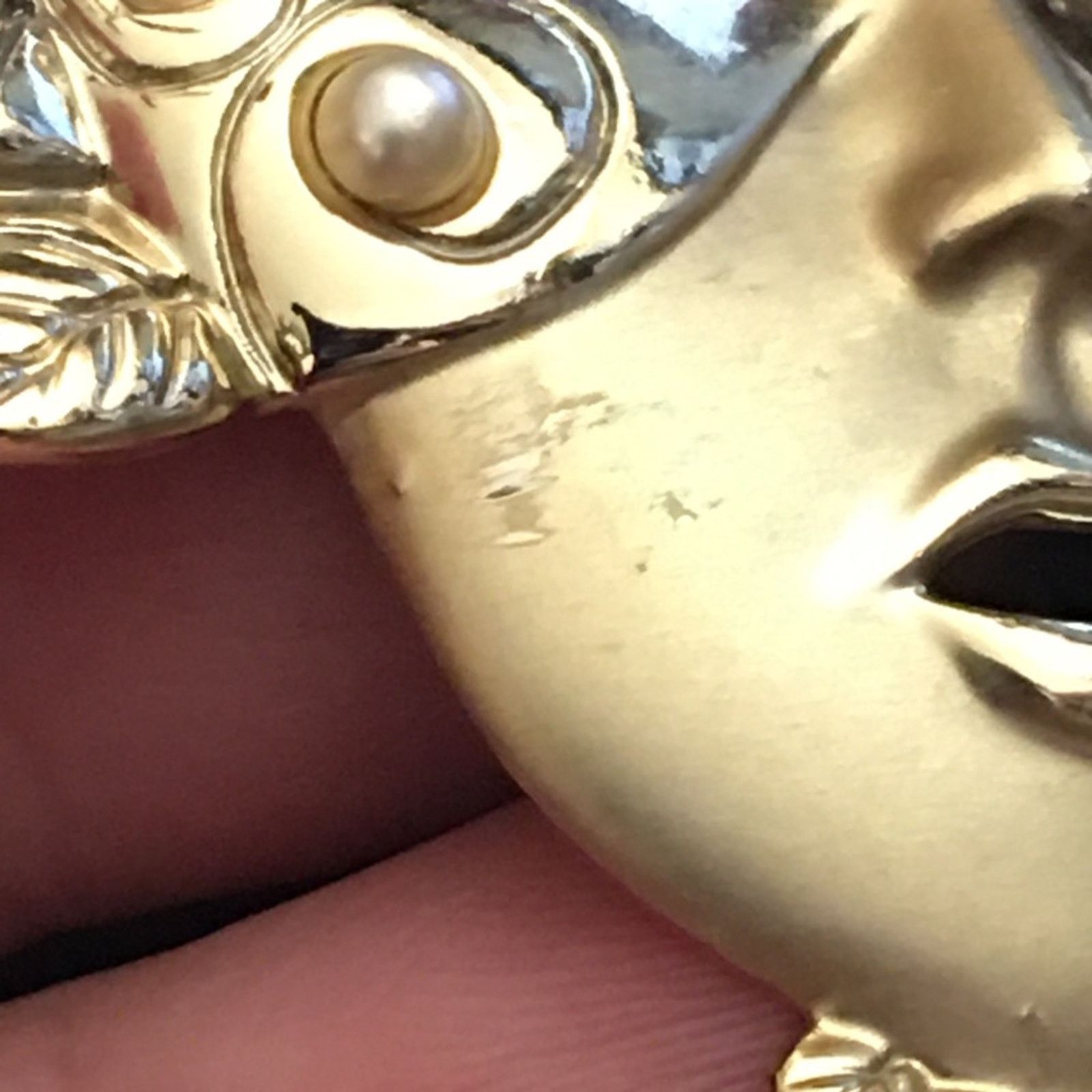 Vintage Vintage 80s gold tone jeweled mask brooch pin Size ONE SIZE - 5 Thumbnail