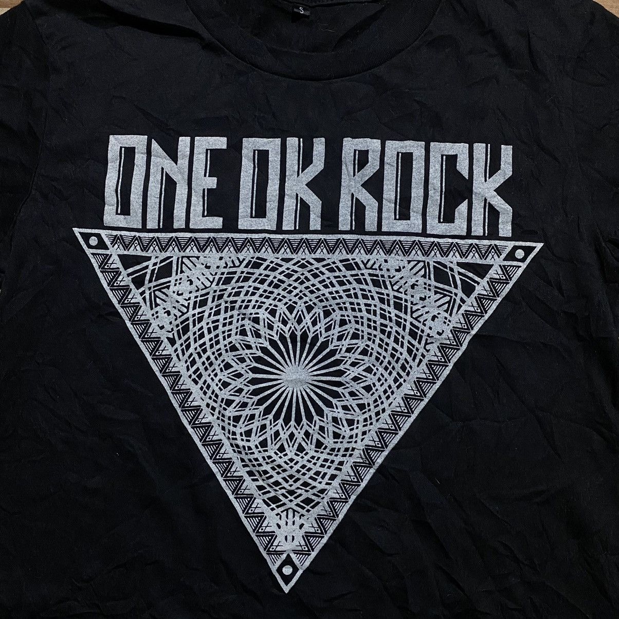 Band Tees × Japanese Brand × Vintage One Ok Rock Triangle Logo Official Merchandise Size S / US 4 / IT 40 - 2 Thumbnail
