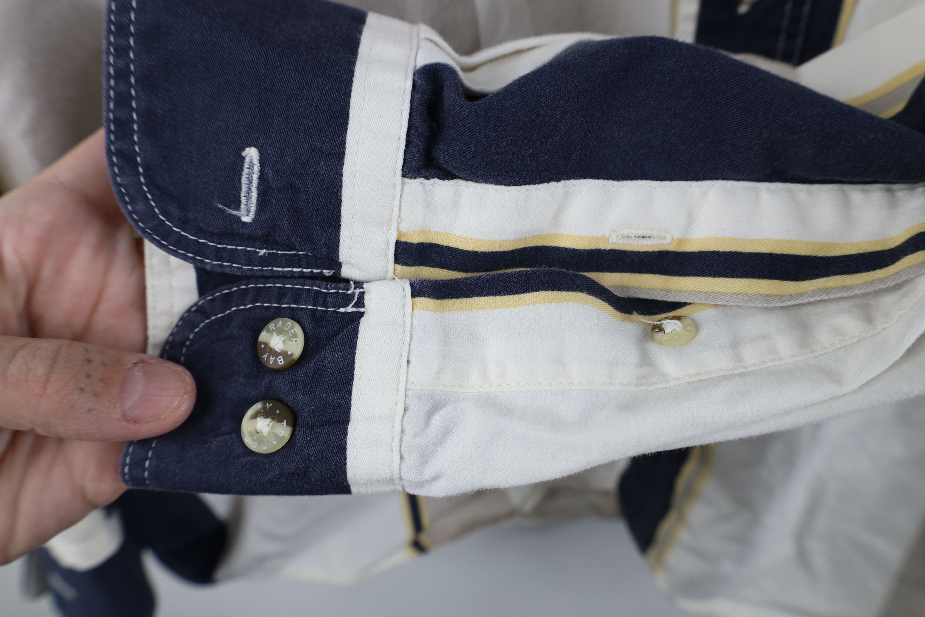 Vintage Vintage 90s Streetwear Block Collared Button Down Shirt Size US XL / EU 56 / 4 - 7 Thumbnail