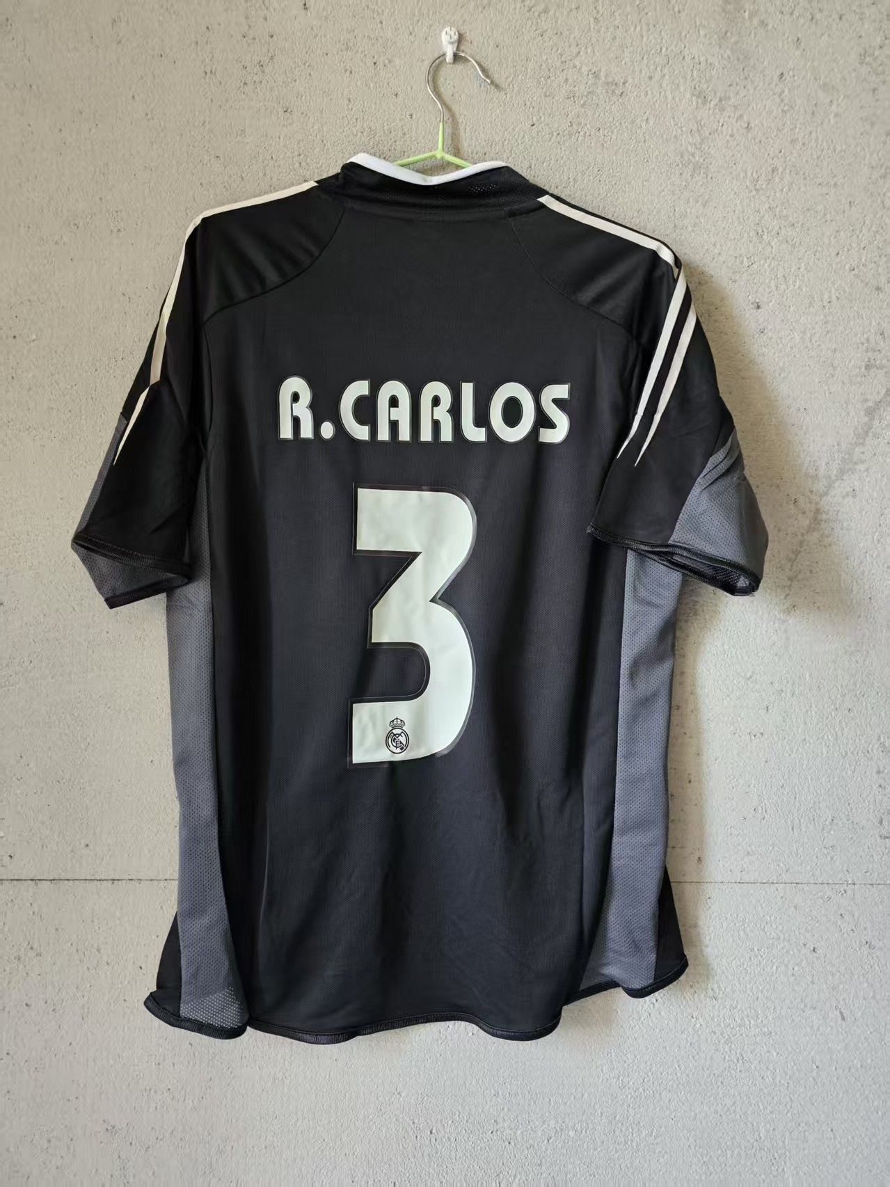 Other 2004 2005 Real Madrid #3 Roberto Carlos Jersey Size US S / EU 44-46 / 1 - 1 Thumbnail