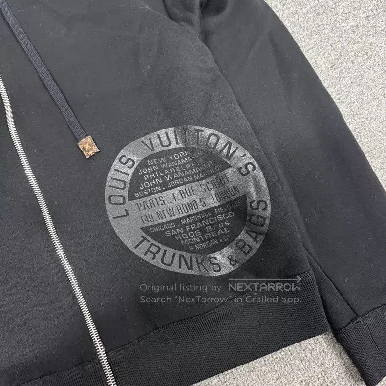 Louis Vuitton Louis Vuitton Badge Logo print black hooded zip sweatshirt Size US XS / EU 42 / 0 - 5 Thumbnail
