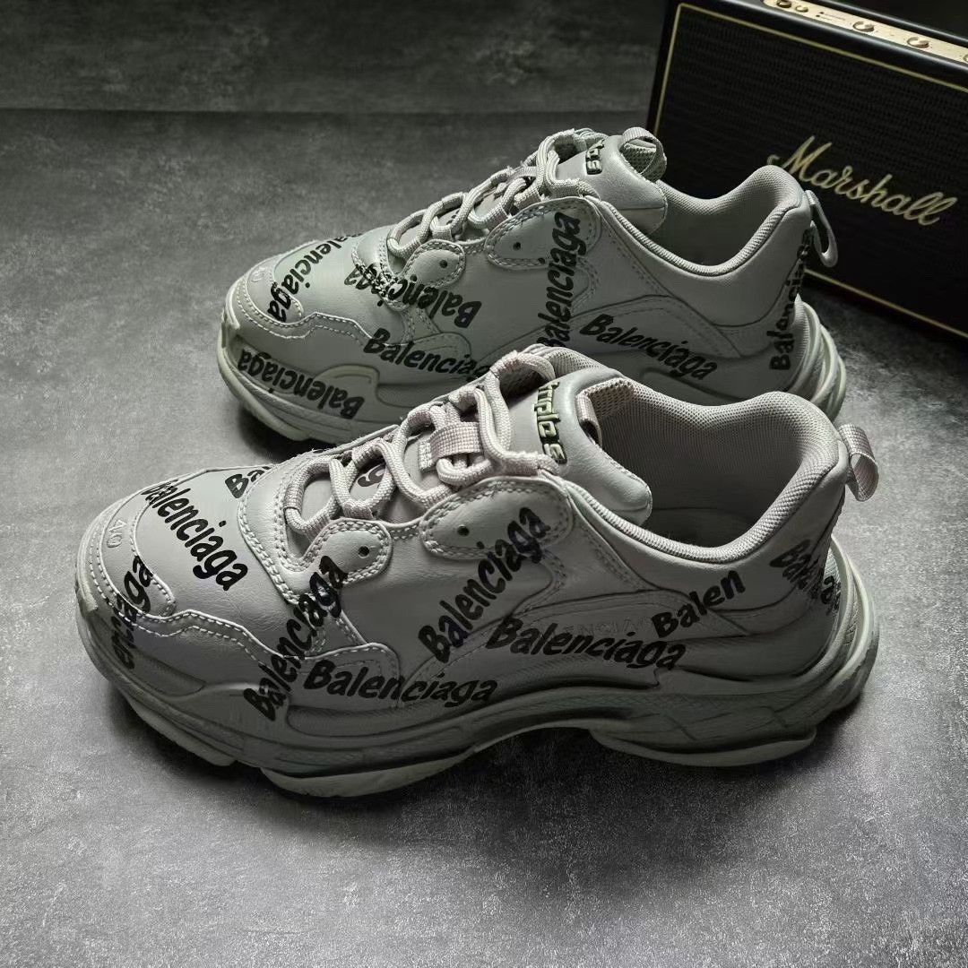 Balenciaga Balenciaga Gray Lowtop Sneakers S Men Size US 10 / EU 43 - 1 Thumbnail