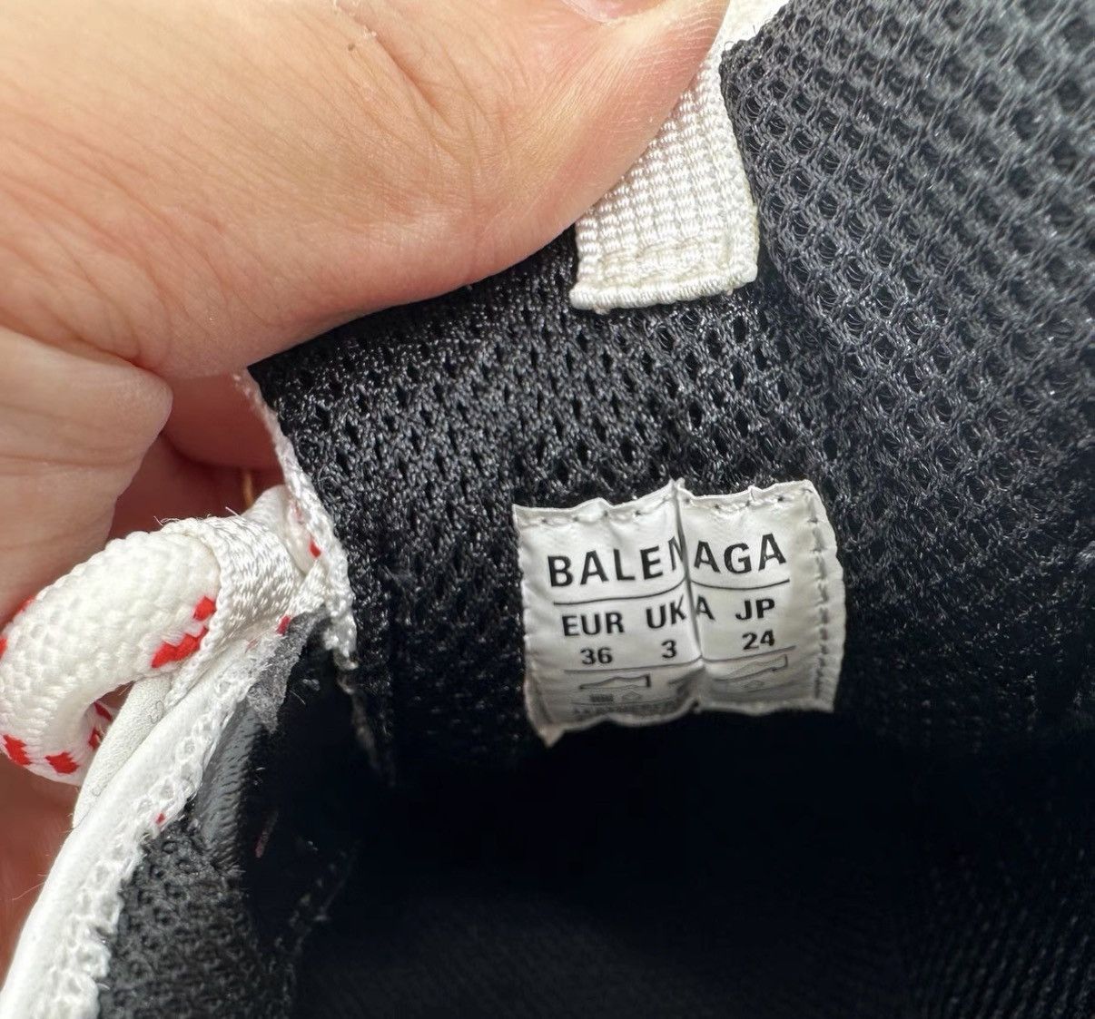 Balenciaga Balenciaga Triple S Grey Red Women's Dad Sneakers K12 Size US 6 / IT 36 - 7 Thumbnail