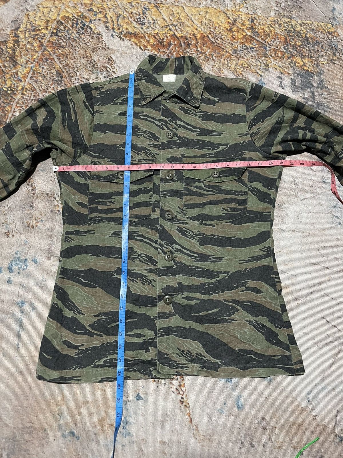 Vintage Vintage tiger stripe camo shirt Size US L / EU 52-54 / 3 - 6 Thumbnail