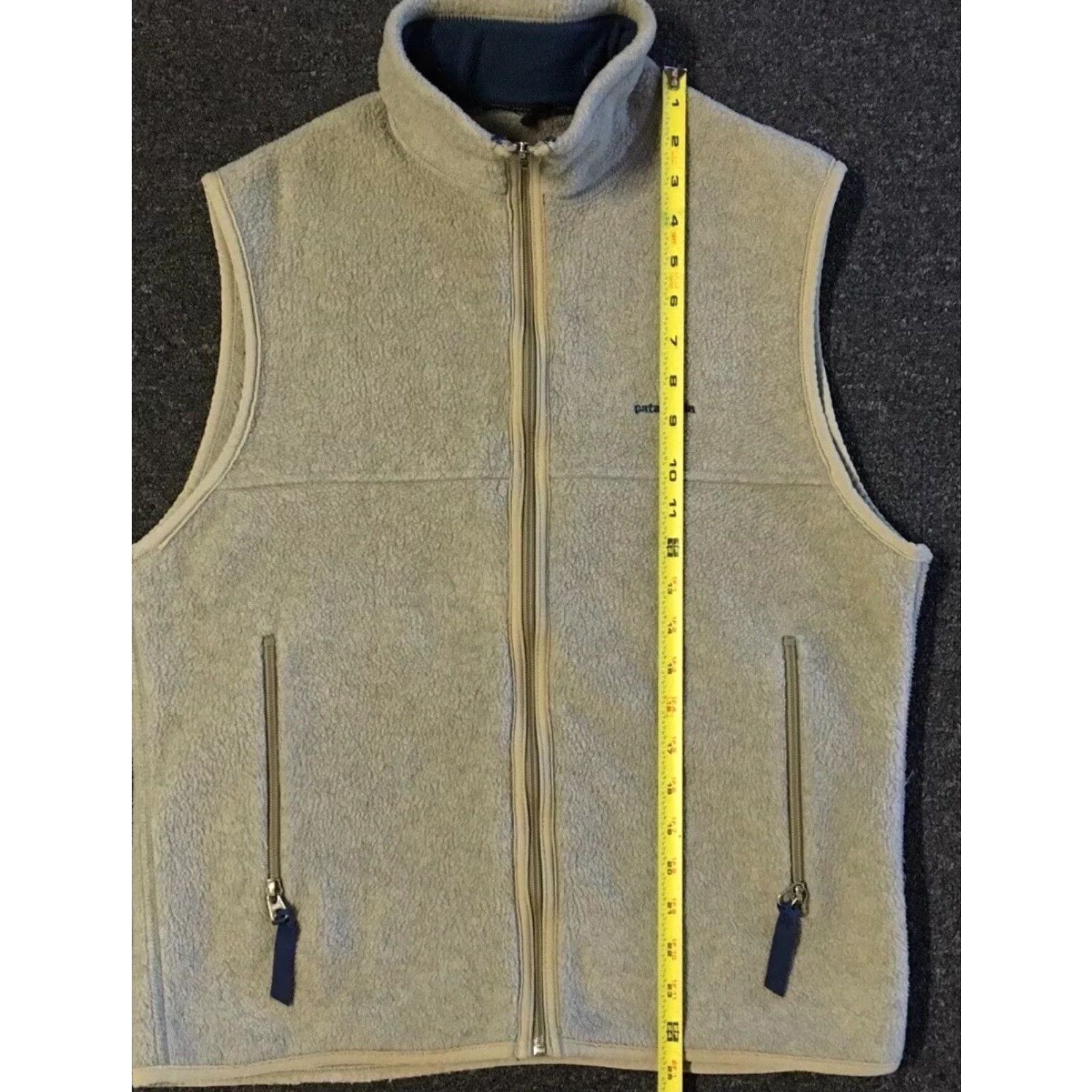 Patagonia VINTAGE Patagonia Synchilla Fleece Vest S USA Oatmeal 2001 Hiking Climbing Ski 90s Mens Vest Size US S / EU 44-46 / 1 - 8 Thumbnail