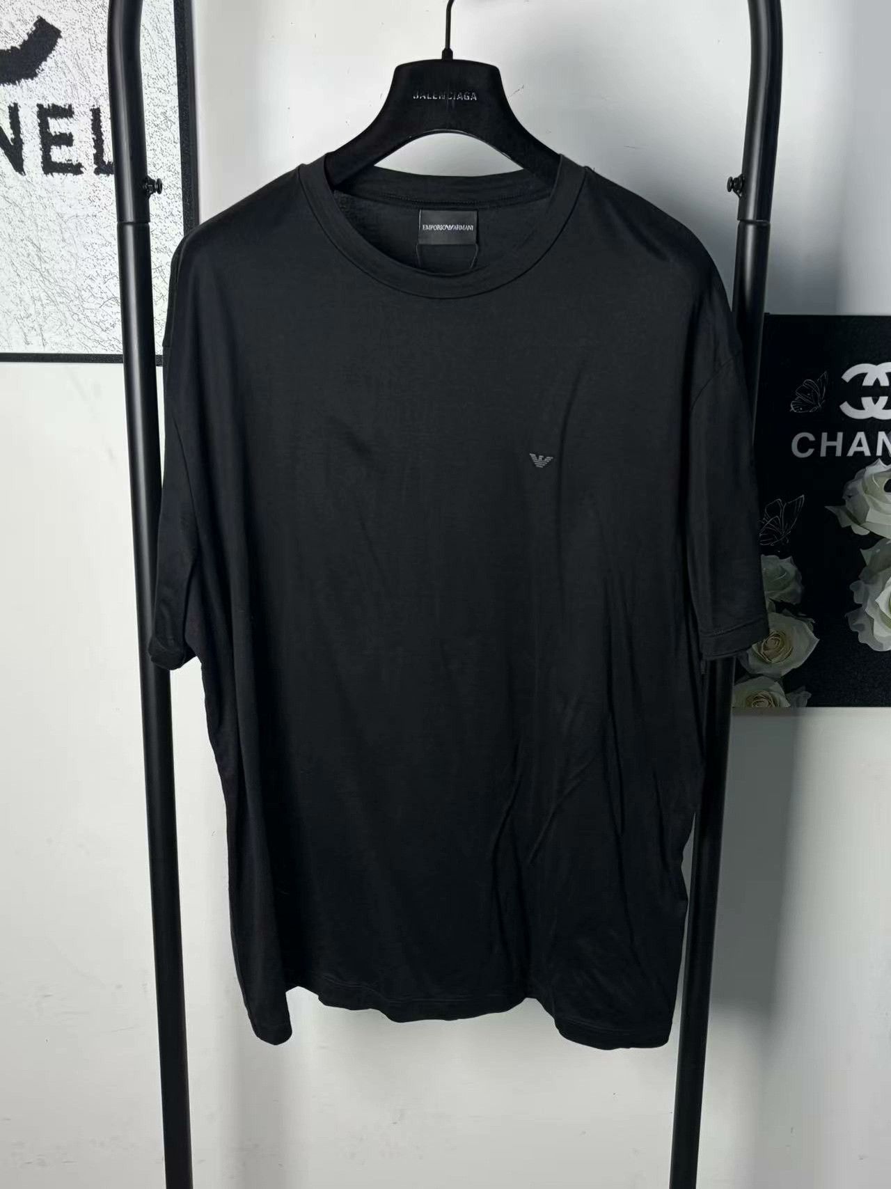 Armani Armani White T-Shirt xxl Men Size US XXL / EU 58 / 5 - 1 Thumbnail