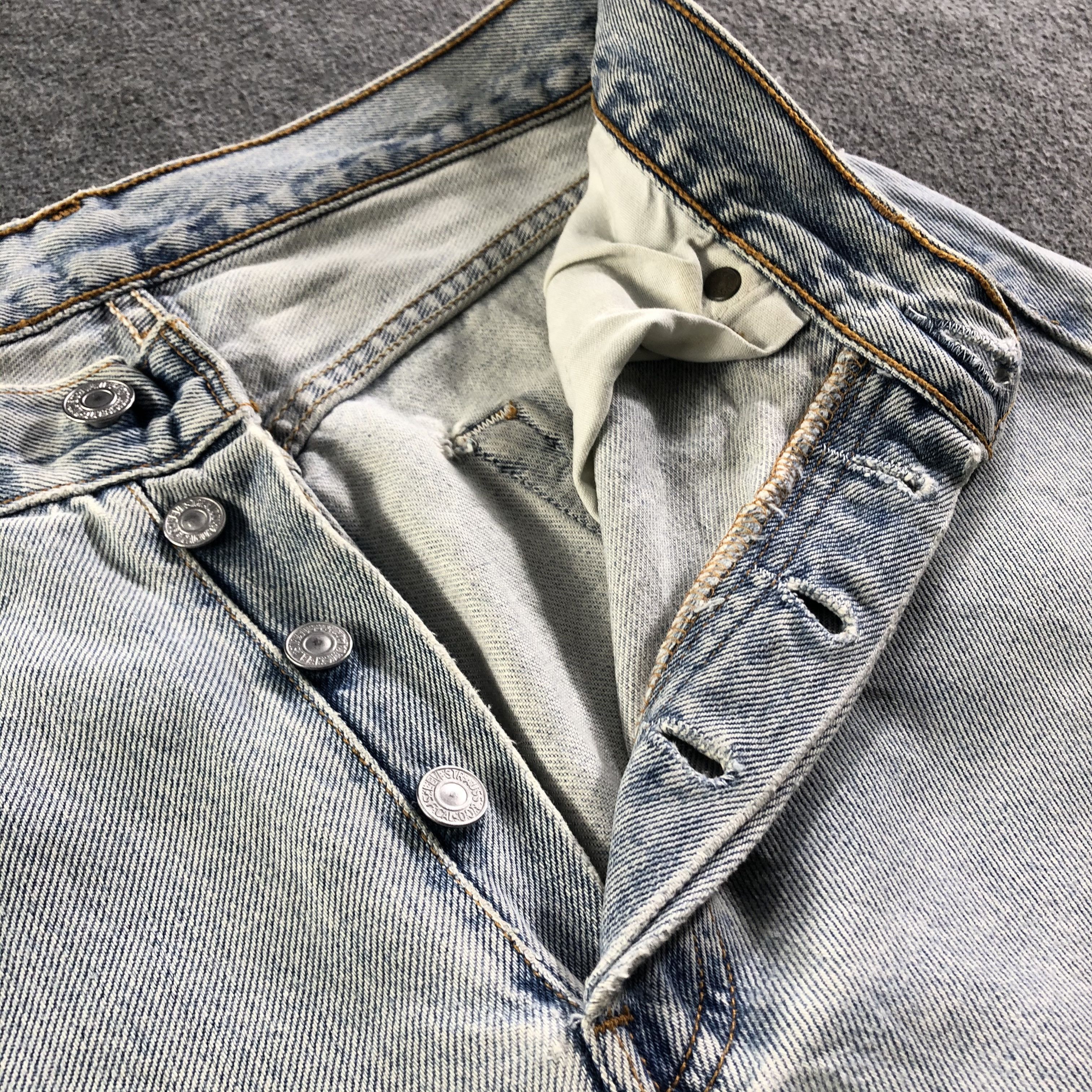 Levi's Vintage 90s Light Wash Levis 501 Jeans-J3388 Size US 29 - 10 Thumbnail
