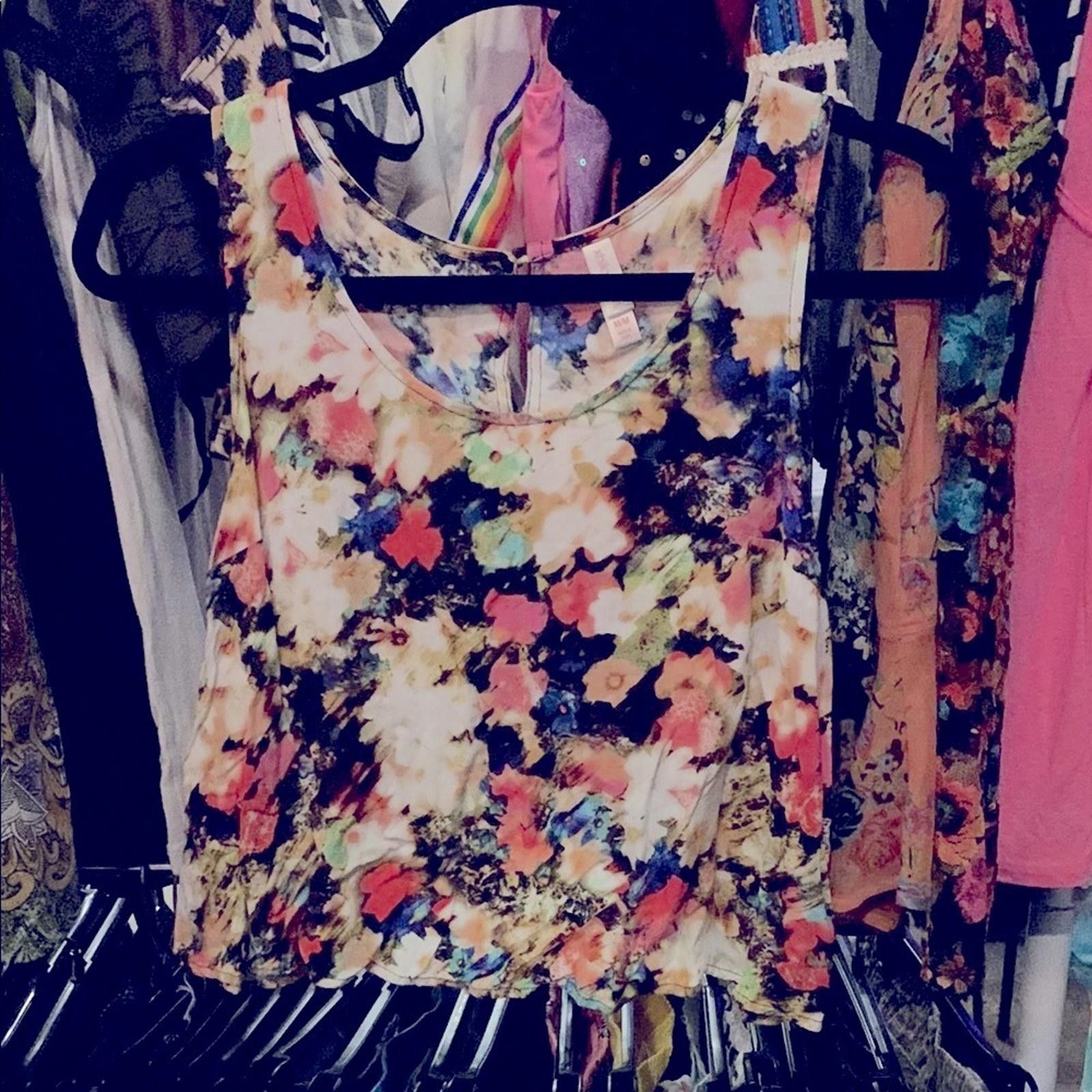 Designer Xhilaration Black and Pink Crop Tank Top Size M / US 6-8 / IT 42-44 - 1 Thumbnail