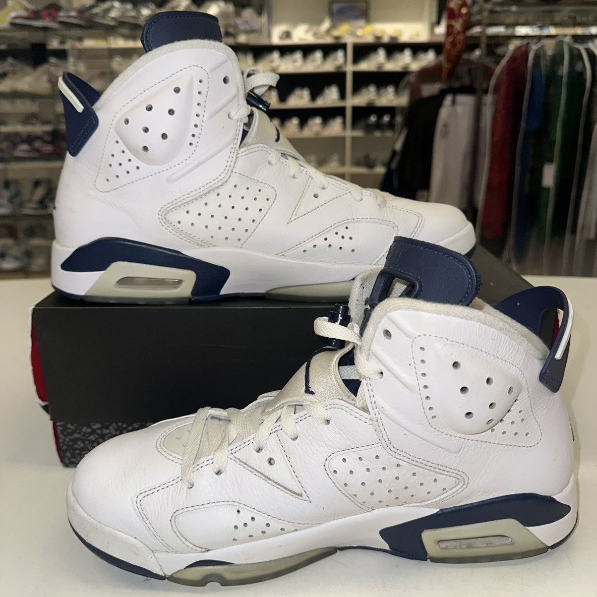 Jordan Brand Size 11 - Nike Air Jordan 6 Retro Midnight Navy CT8529-141 Size US 11 / EU 44 - 2 Thumbnail