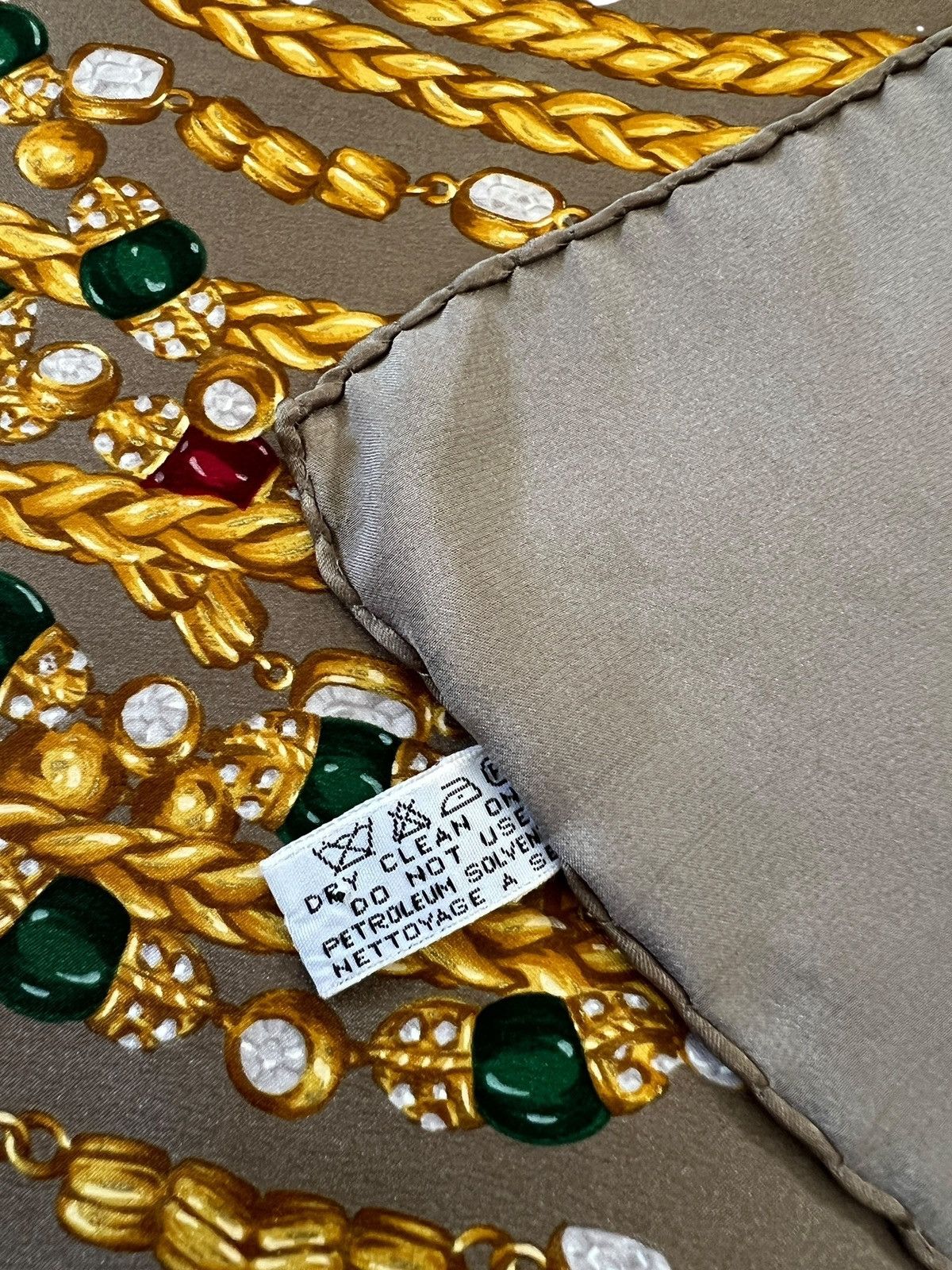 Chanel Vintage Chanel Silk Scarf Size ONE SIZE - 10 Thumbnail
