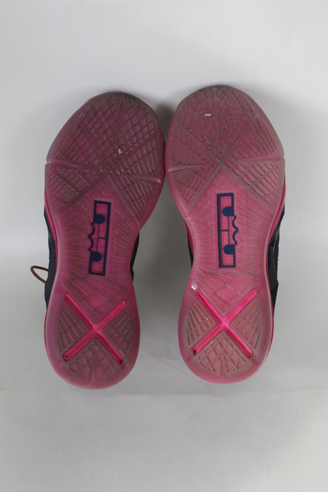 Theory 2013' Nike LeBron X EXT Basketball Shoe Size ONE SIZE - 6 Thumbnail