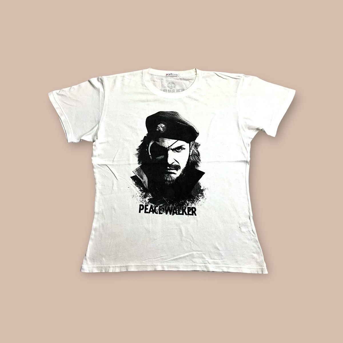 Uniqlo Uniqlo x METALGEAR SOLID "PEACE WALKER" TEE Size US L / EU 52-54 / 3 - 1 Thumbnail