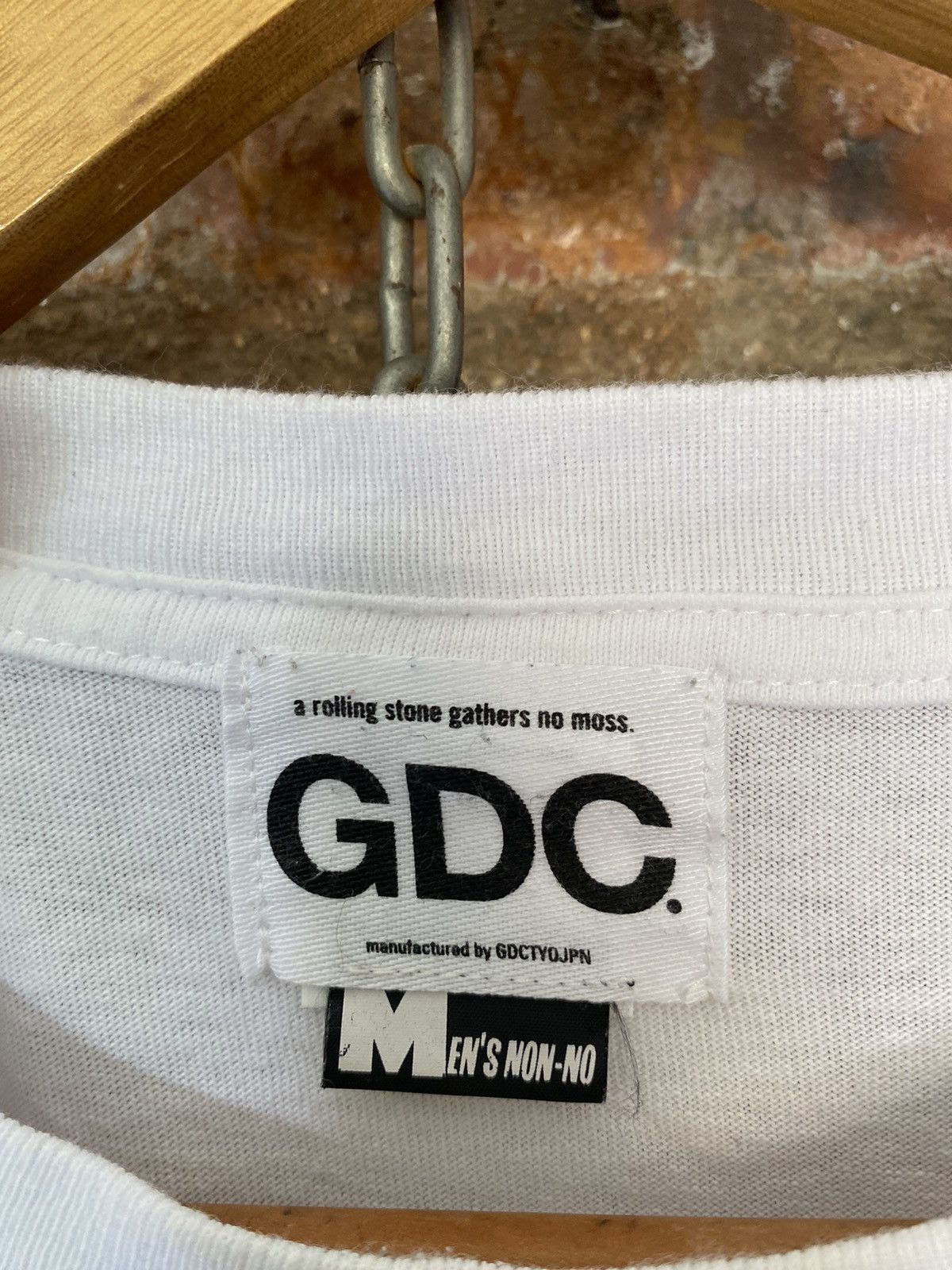 Japanese Brand × Narcotic GDC × The Rolling Stones 2000s CDG x Men No No Surf in Great wall china Size US L / EU 52-54 / 3 - 8 Thumbnail