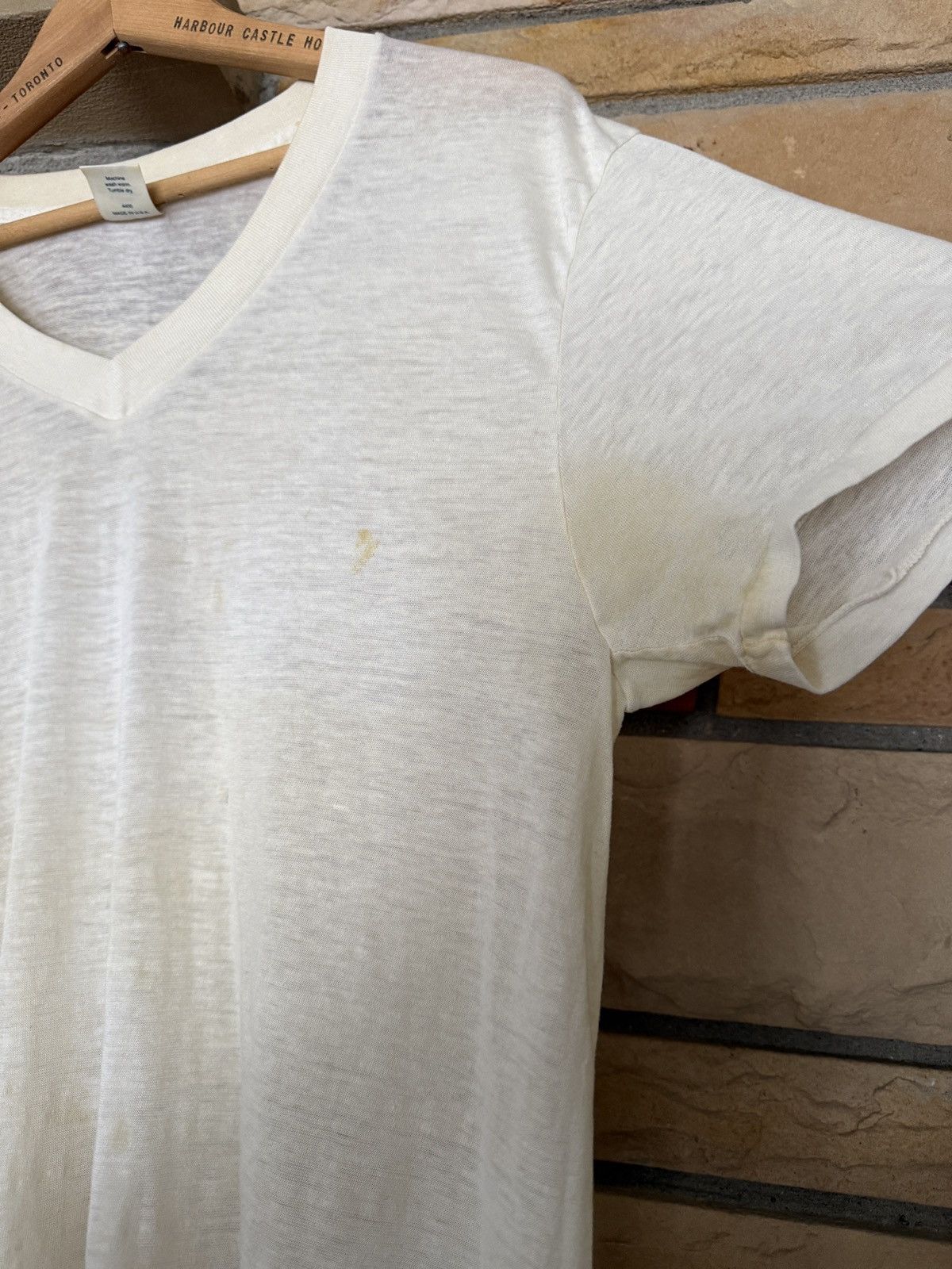 Vintage Vintage 80s Paper Thin Distressed V-Neck Blank Tee Size US L / EU 52-54 / 3 - 6 Thumbnail