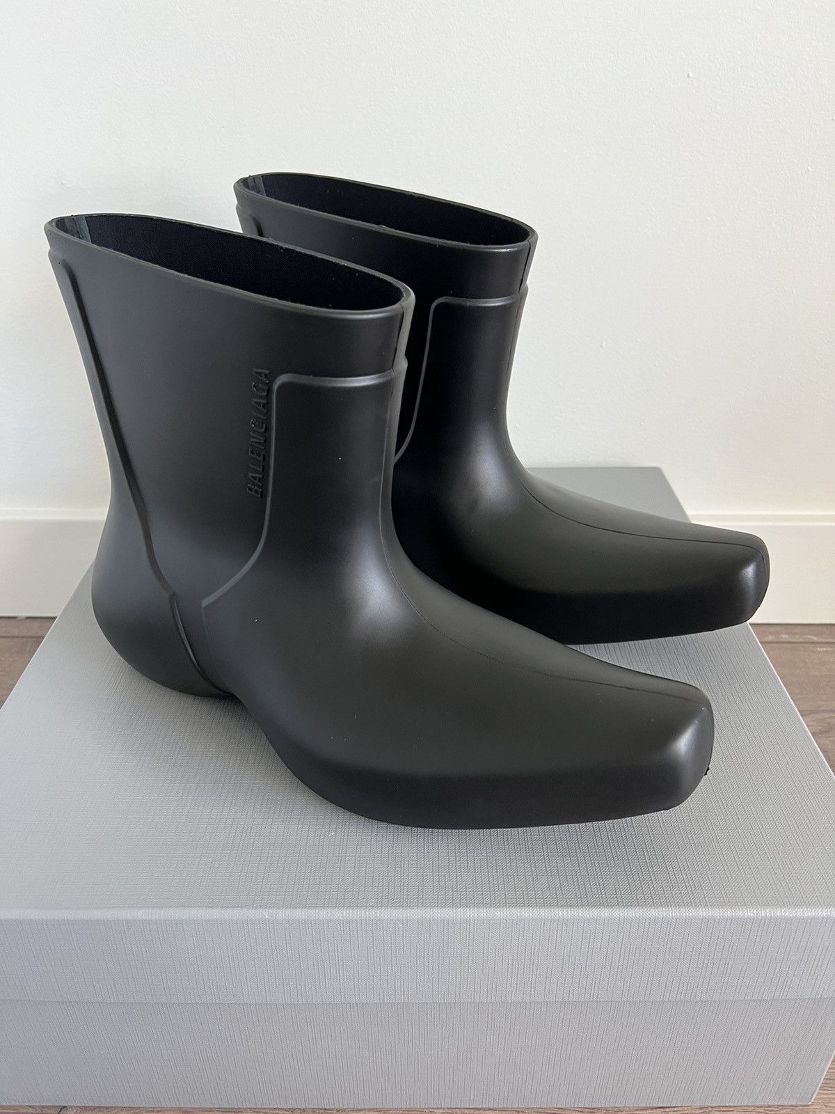 Balenciaga Balenciaga Excavator Bootie 41 Size US 8 / EU 41 - 1 Thumbnail