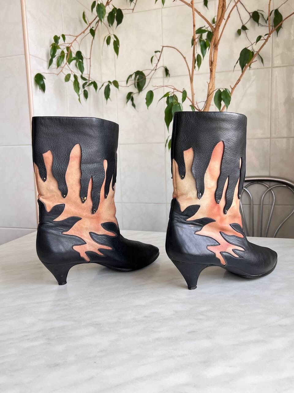 Genuine Leather × Vintage Vintage Black Flame Fire Leather High Woman's Boots Heels Size US 7 / IT 37 - 6 Thumbnail