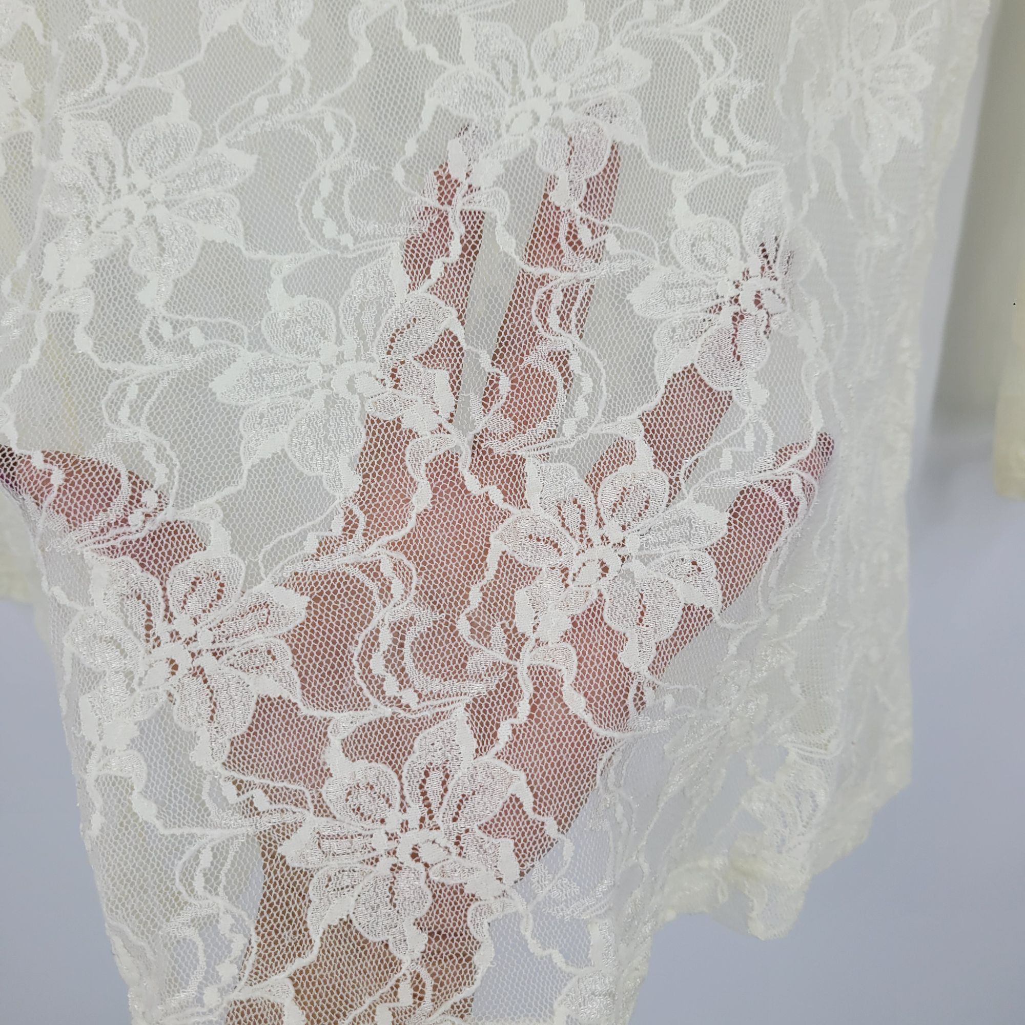 Vintage Vtg 80s Vanilla Floral Lace V-Neck Top Ribbon Trim Sheer Str Size S / US 4 / IT 40 - 5 Thumbnail
