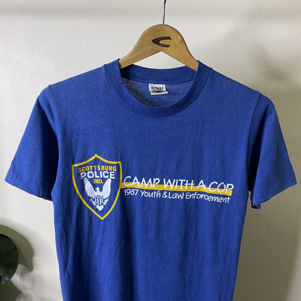Vintage Vintage 1987 Scottsburg Police Camp With A Cop Tee Size US S / EU 44-46 / 1 - 2 Thumbnail