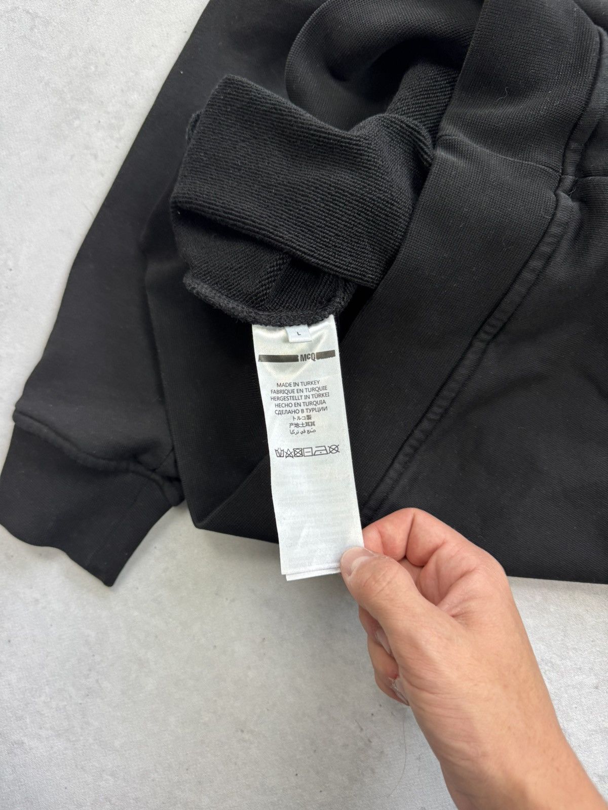 MCQ MCQ Alexander Mcqueen Black Crewneck Sweatshirt Size US L / EU 52-54 / 3 - 5 Thumbnail