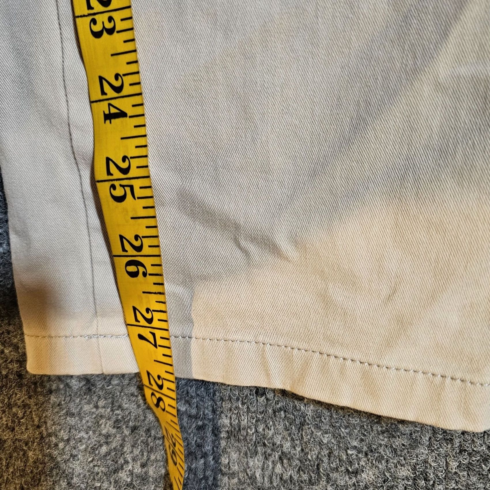 Everlane Everlane Uniform Pants Mens 31x30 Beige Chino Tapered Flat Front Casual Career Basic Pants Mens Beige Chino Tapered Flats Front Pockets 30in Inseam Size US 31 - 7 Thumbnail