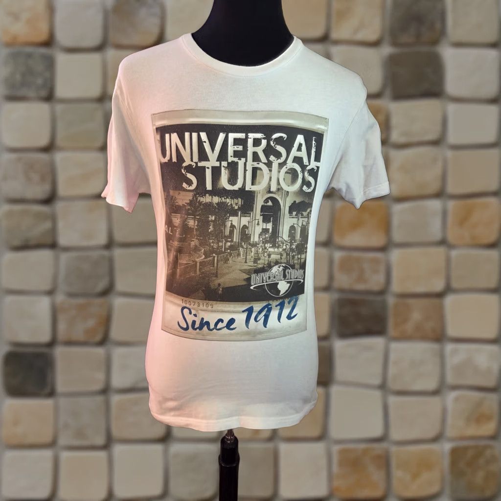 Vintage Universal Studios Hollywood Graphic T Shirt Medium Short Sleeve Crew Neck White Men Size US M / EU 48-50 / 2 - 1 Thumbnail