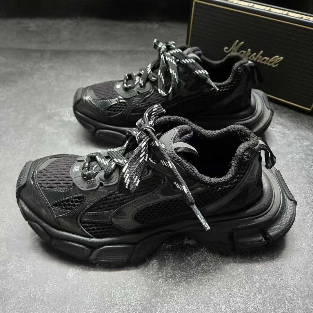 Balenciaga Balenciaga Patent Gold Lowtop Sneakers XXXL Women Size US 8 / IT 38 - 1 Thumbnail