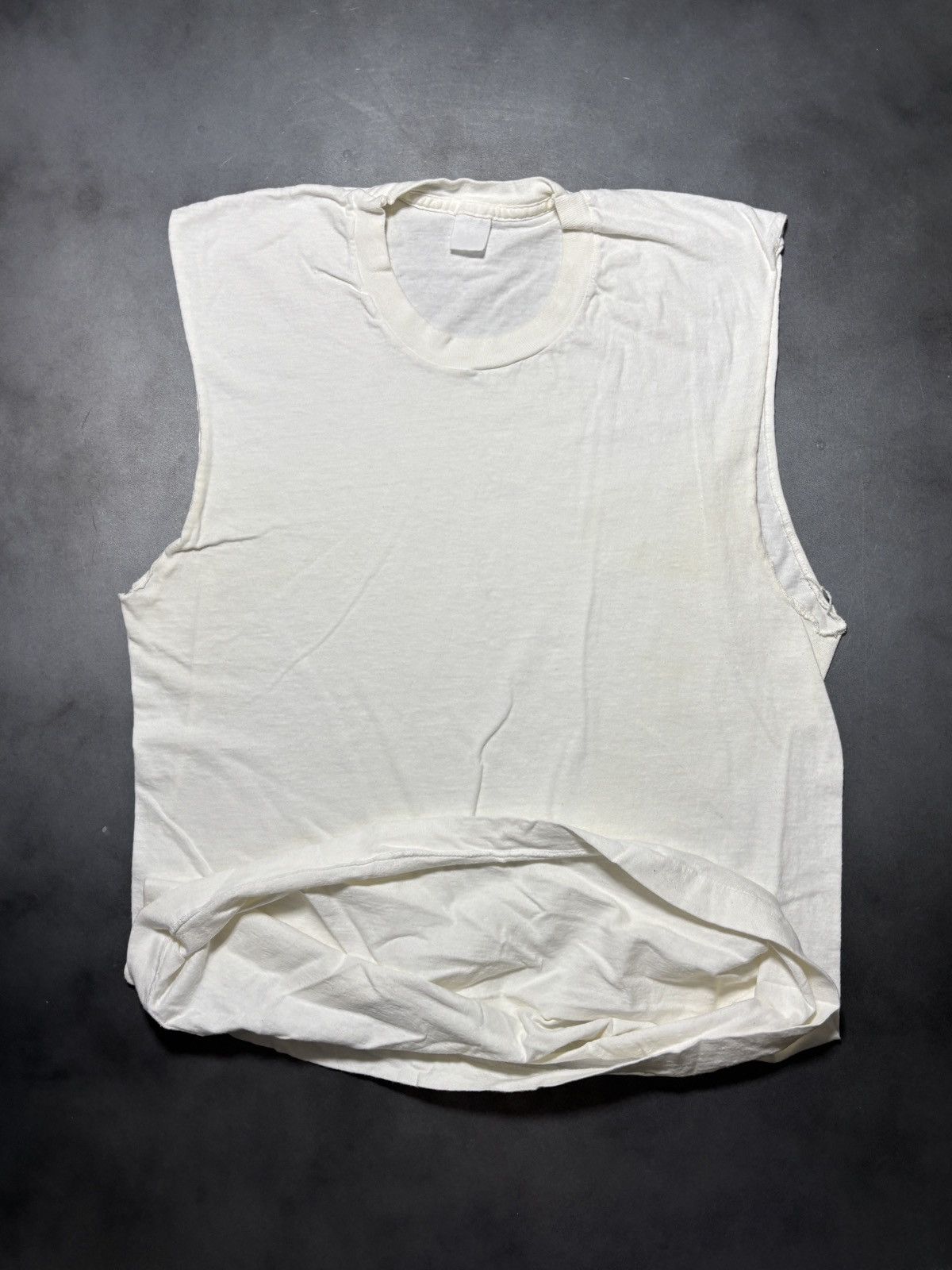 Vintage Vintage Sleeveless Tee Blank Tank Top Thrashed 90s 80s Work Size US M / EU 48-50 / 2 - 2 Thumbnail