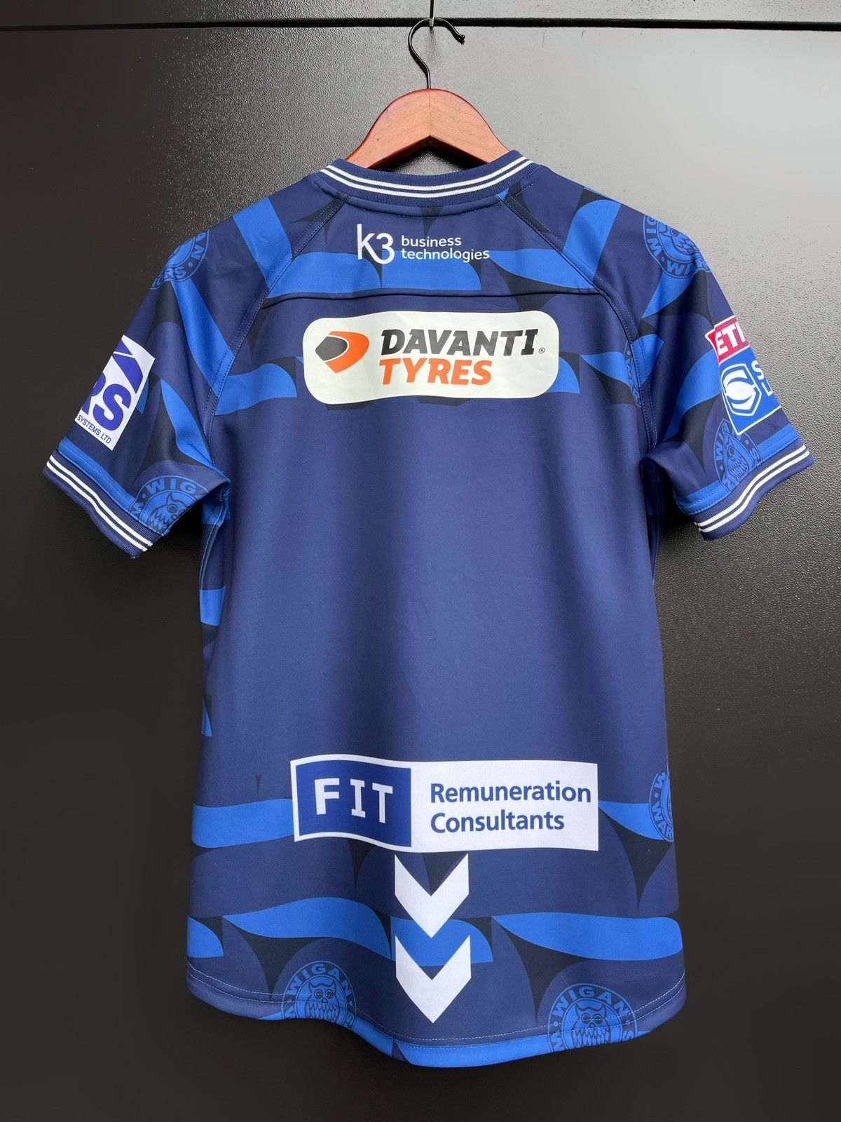 Hummel Wigan Warriors Mens Hummel Away Kit Shirt Rugby Jersey 2021 Size US L / EU 52-54 / 3 - 10 Thumbnail