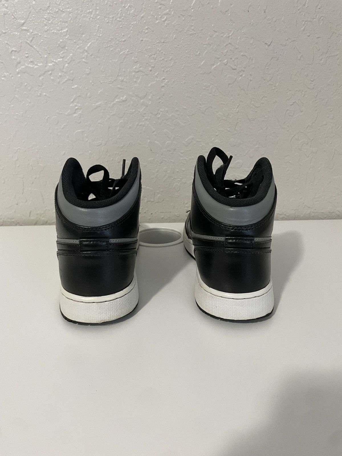 Jordan Brand Nike Air Jordan 1 Retro GS Size 6.5 Shadow Red Black Gray Size US 6.5 / EU 39-40 - 3 Thumbnail