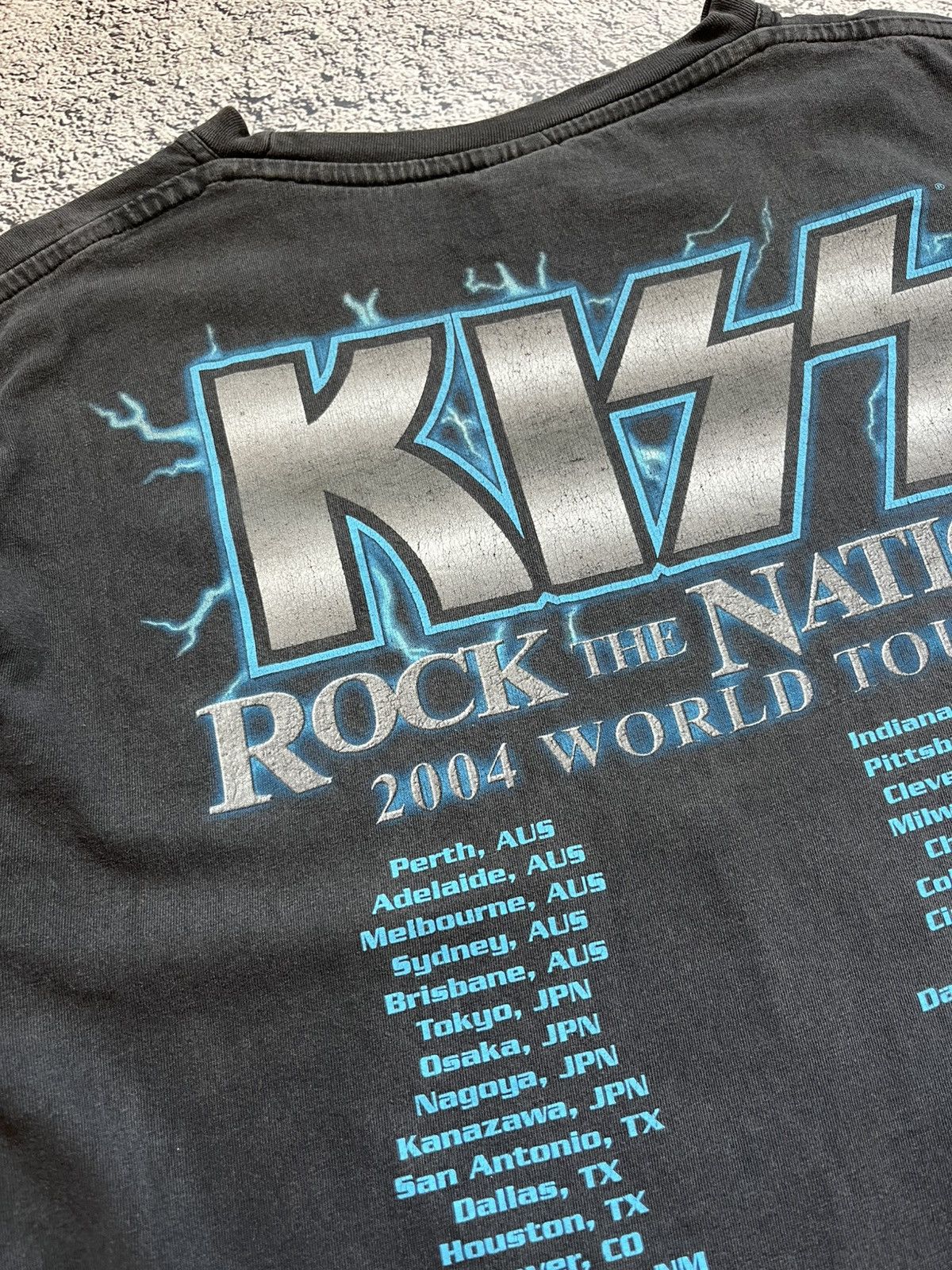 Other KISS Rock The Nation 2004 World Tour T-Shirt Size L Size US L / EU 52-54 / 3 - 11 Thumbnail