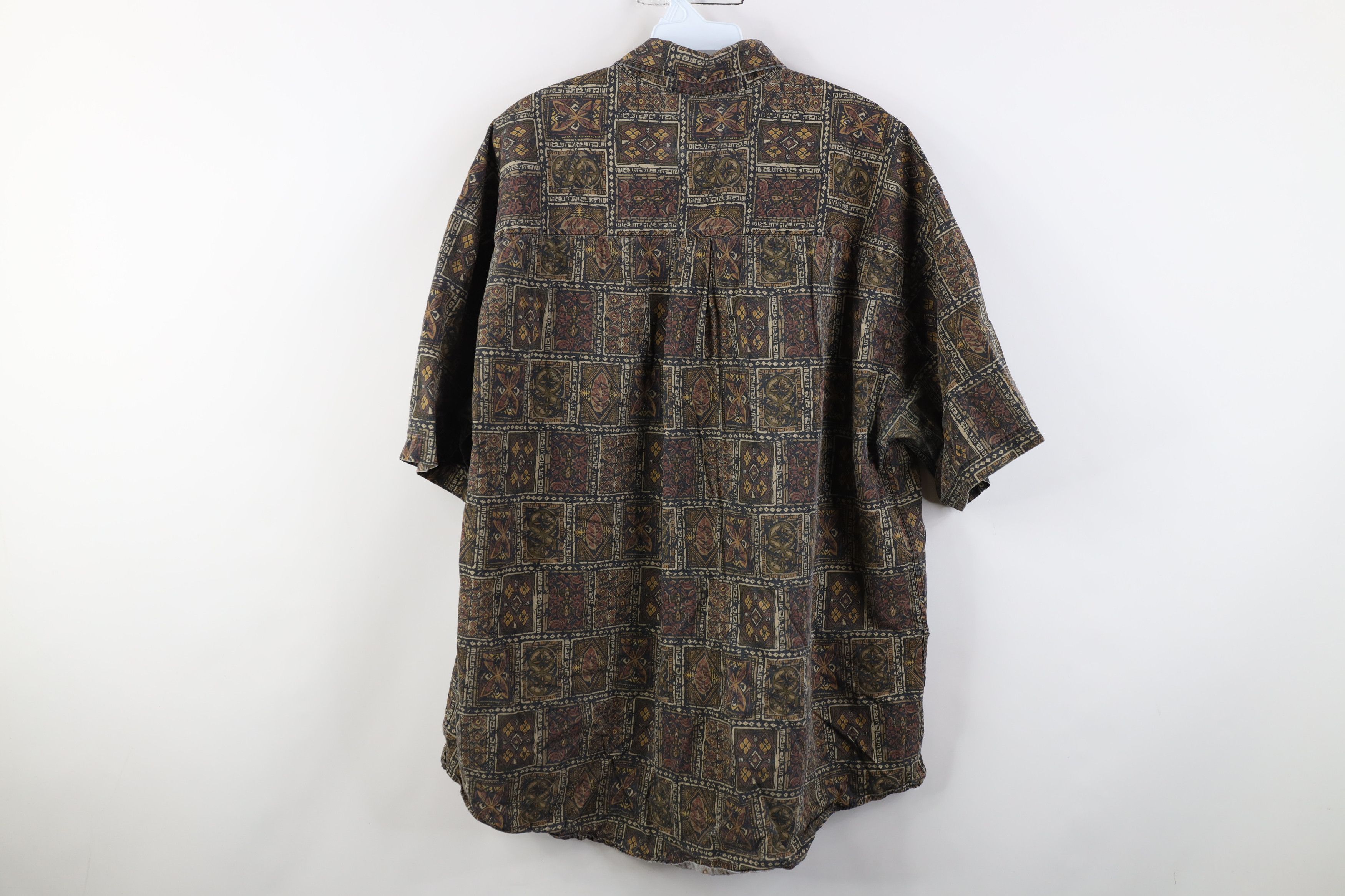 Vintage Vintage 90s Streetwear Geometric Hawaiian Button Shirt Size US XL / EU 56 / 4 - 9 Thumbnail