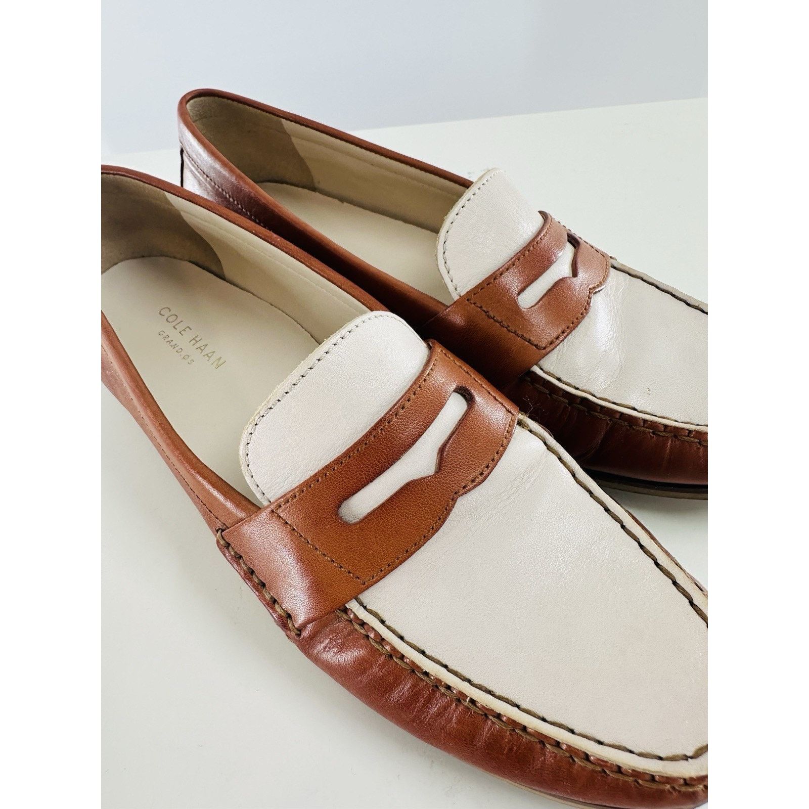 Cole Haan Cole Haan Womens Emmons Loafers II W06977 Tan Ivory Sz 7.5B Size US 7.5 / IT 37.5 - 2 Thumbnail
