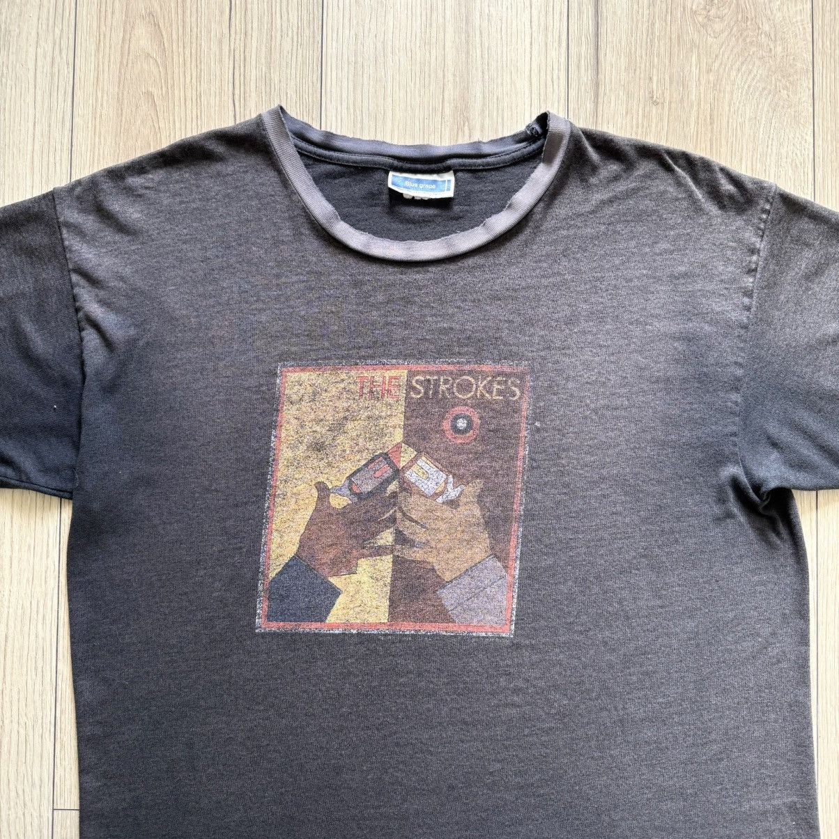 Vintage The Strokes Band T Shirt Y2K Room On Fire 2003 Blue Grape Size US L / EU 52-54 / 3 - 2 Thumbnail